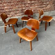 Set of 4 DCW chairs in walnut, Charles & Ray Eames, Herman Miller, 1950s
