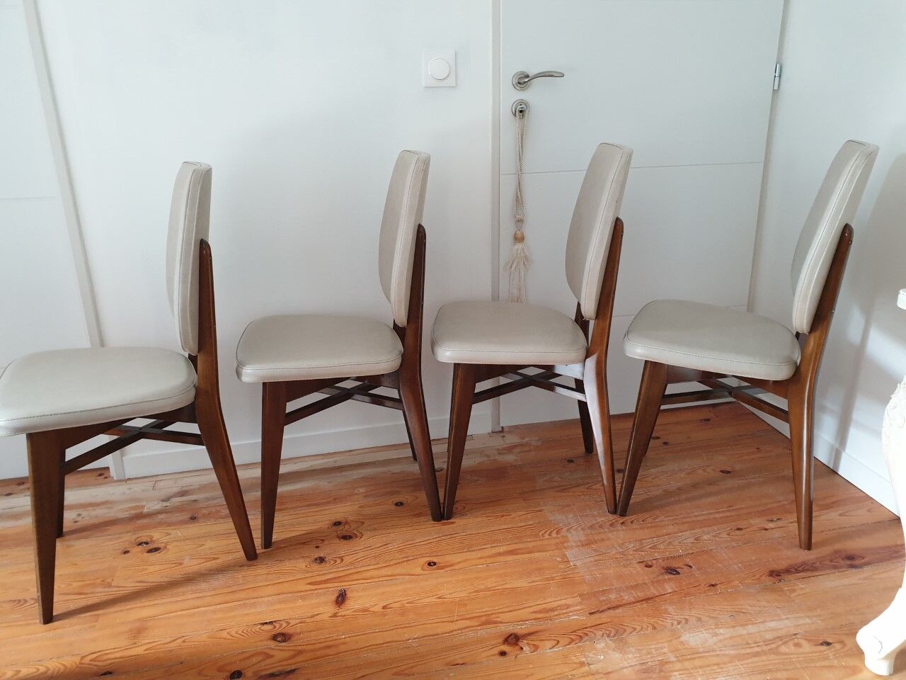 Chairs 60s Skaï beige