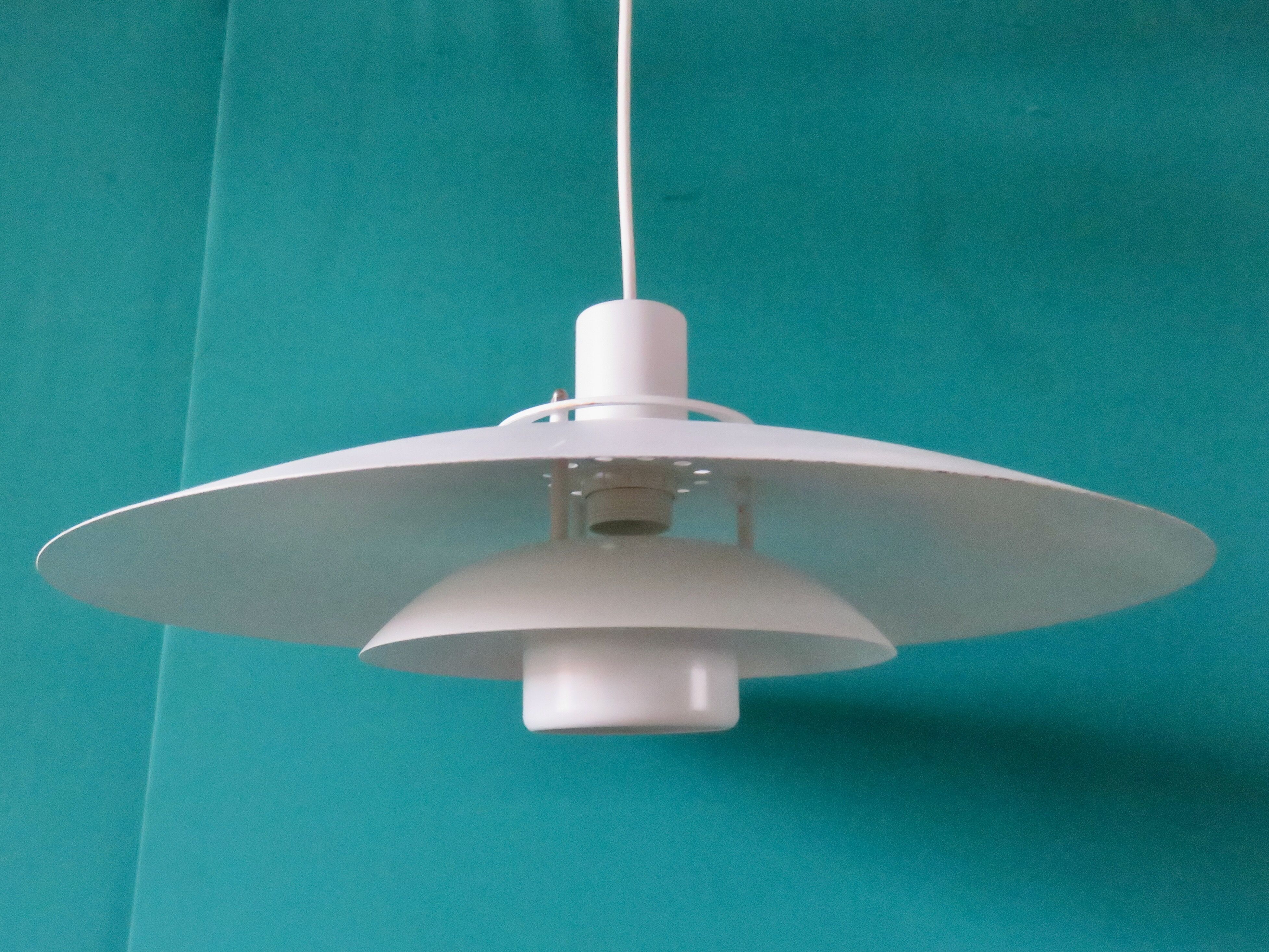 Large white suspension with cups. "Form Light" Denmark 1970