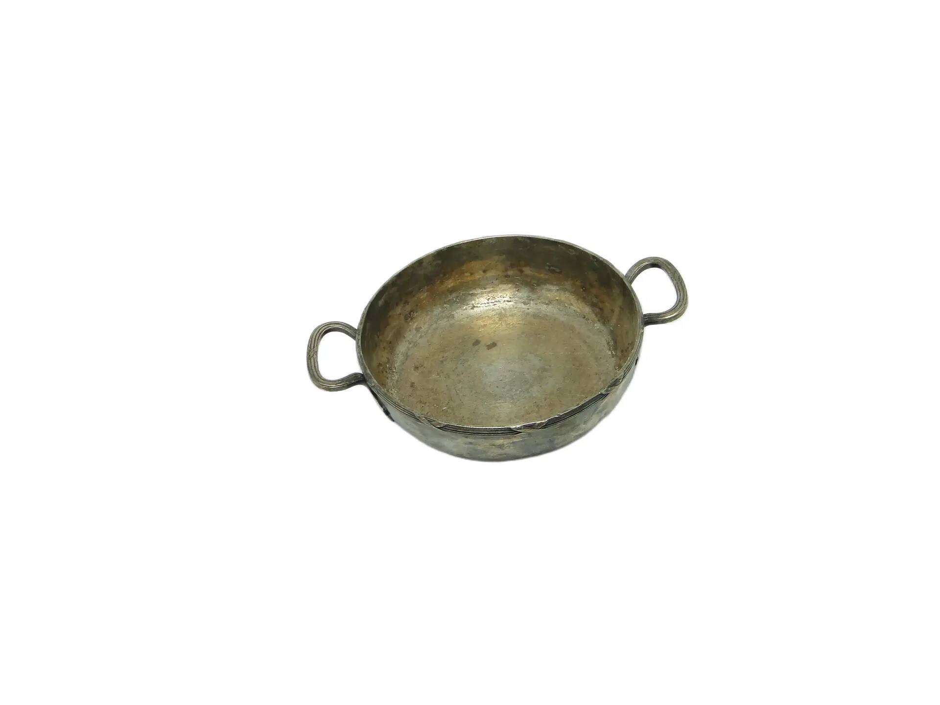 Eclectic pot, patinated brass, Austria, early 20th century