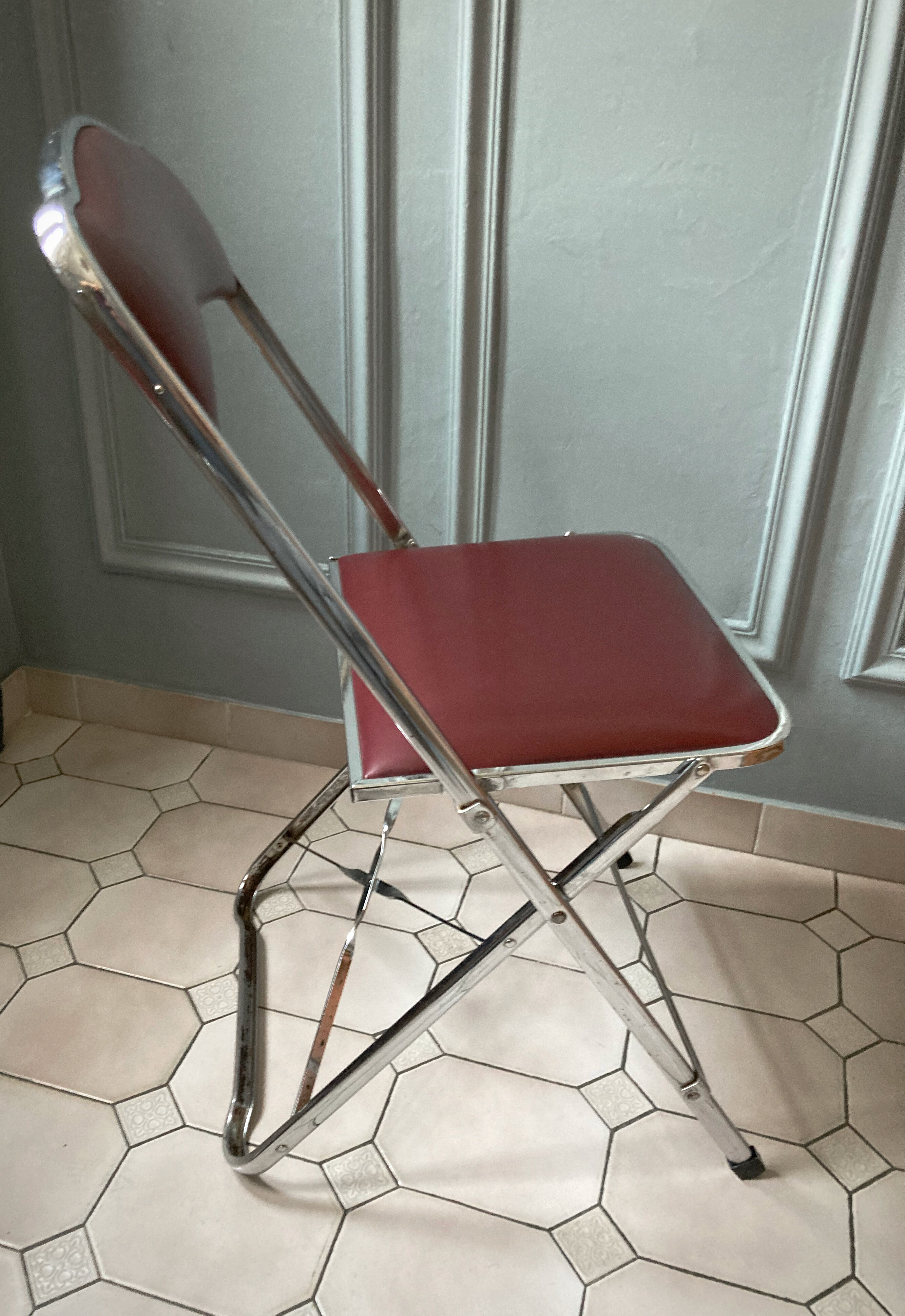 4 vintage folding chairs in chrome