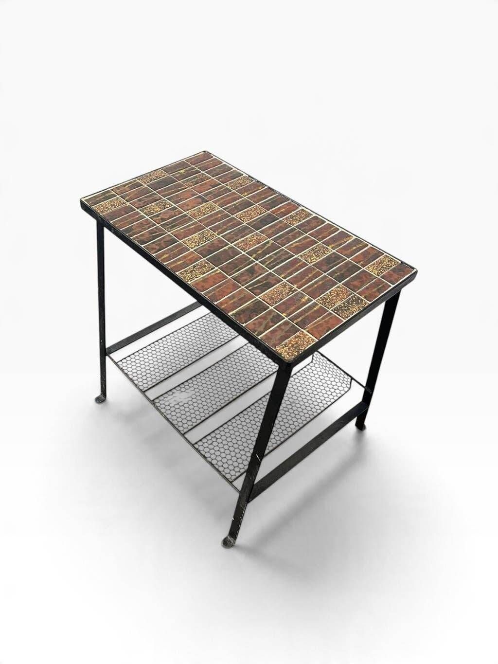Vintage metal side table/plant table with ceramic accent