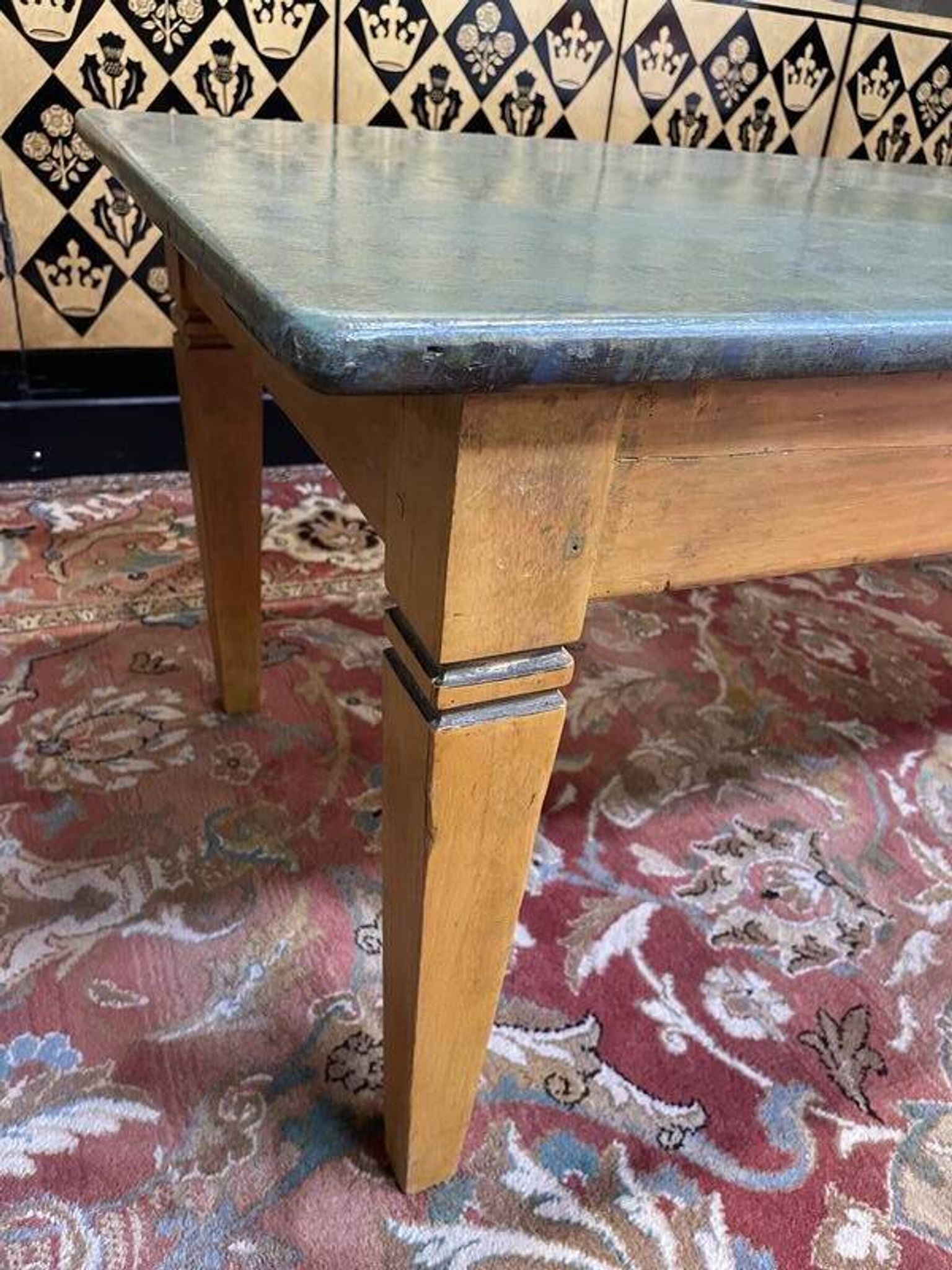Table basse peinte Louis XVI