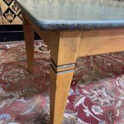Table basse peinte Louis XVI
