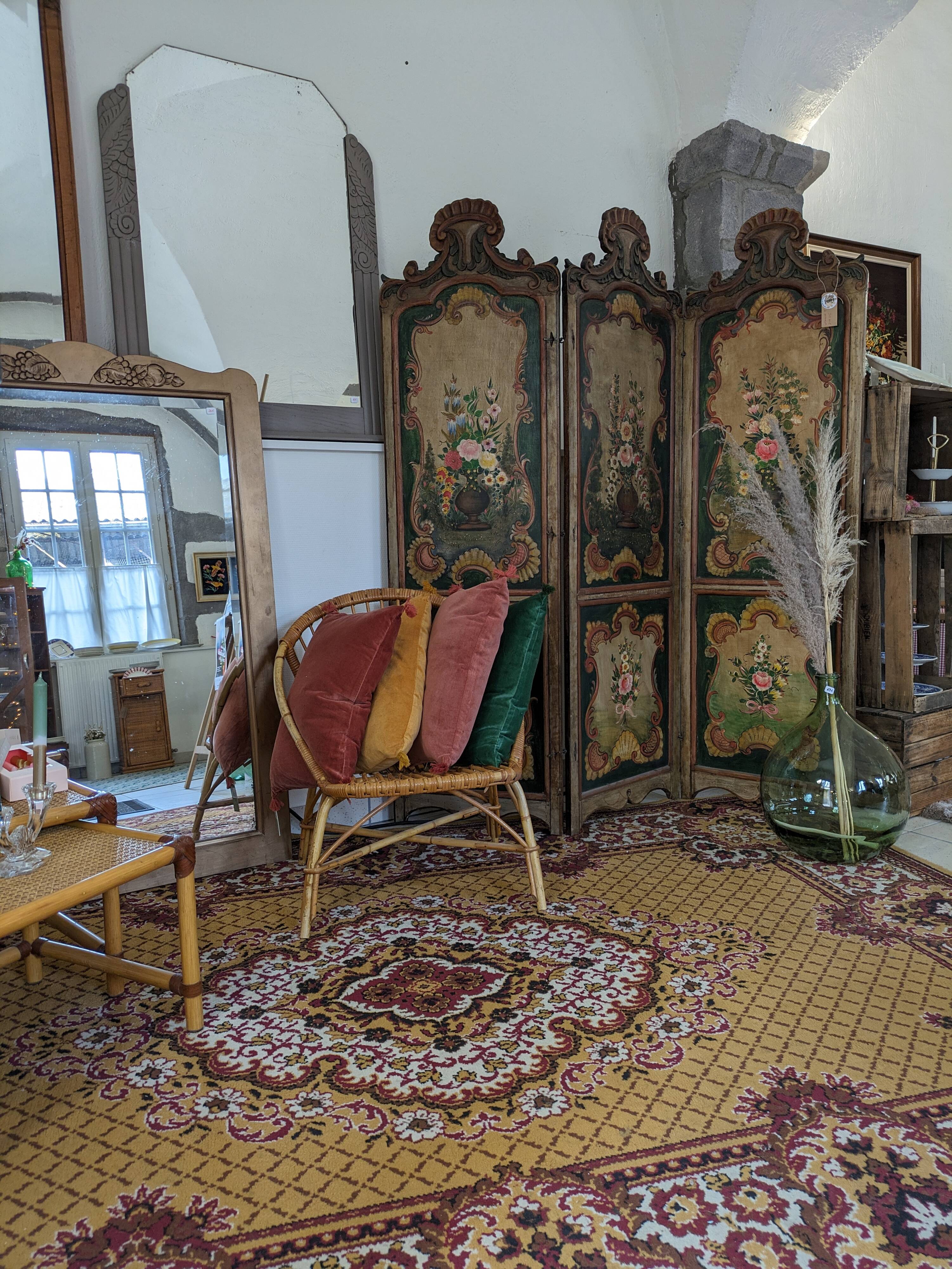 3-panel screen in painted wood