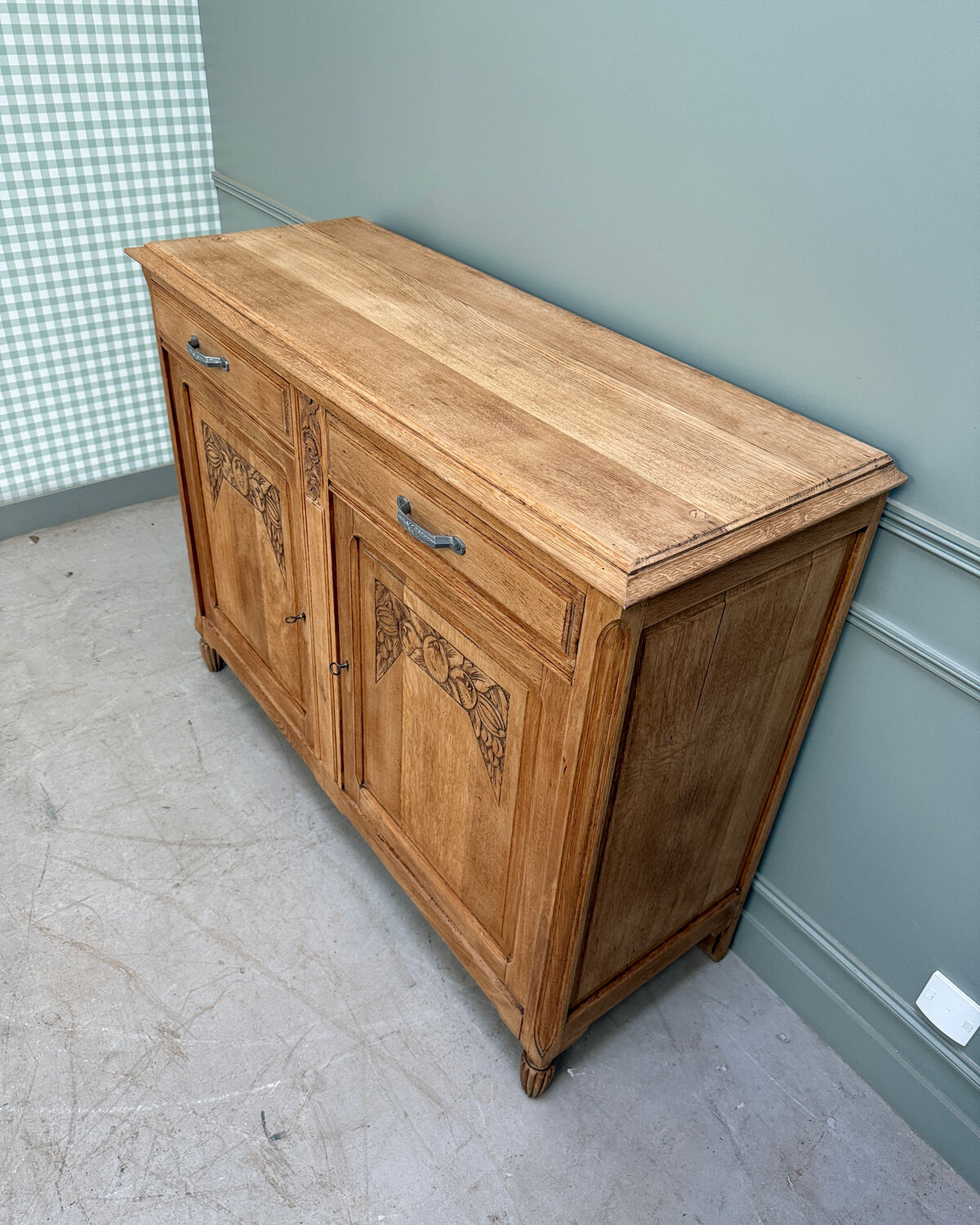 Art Deco oak sideboard (renovated)