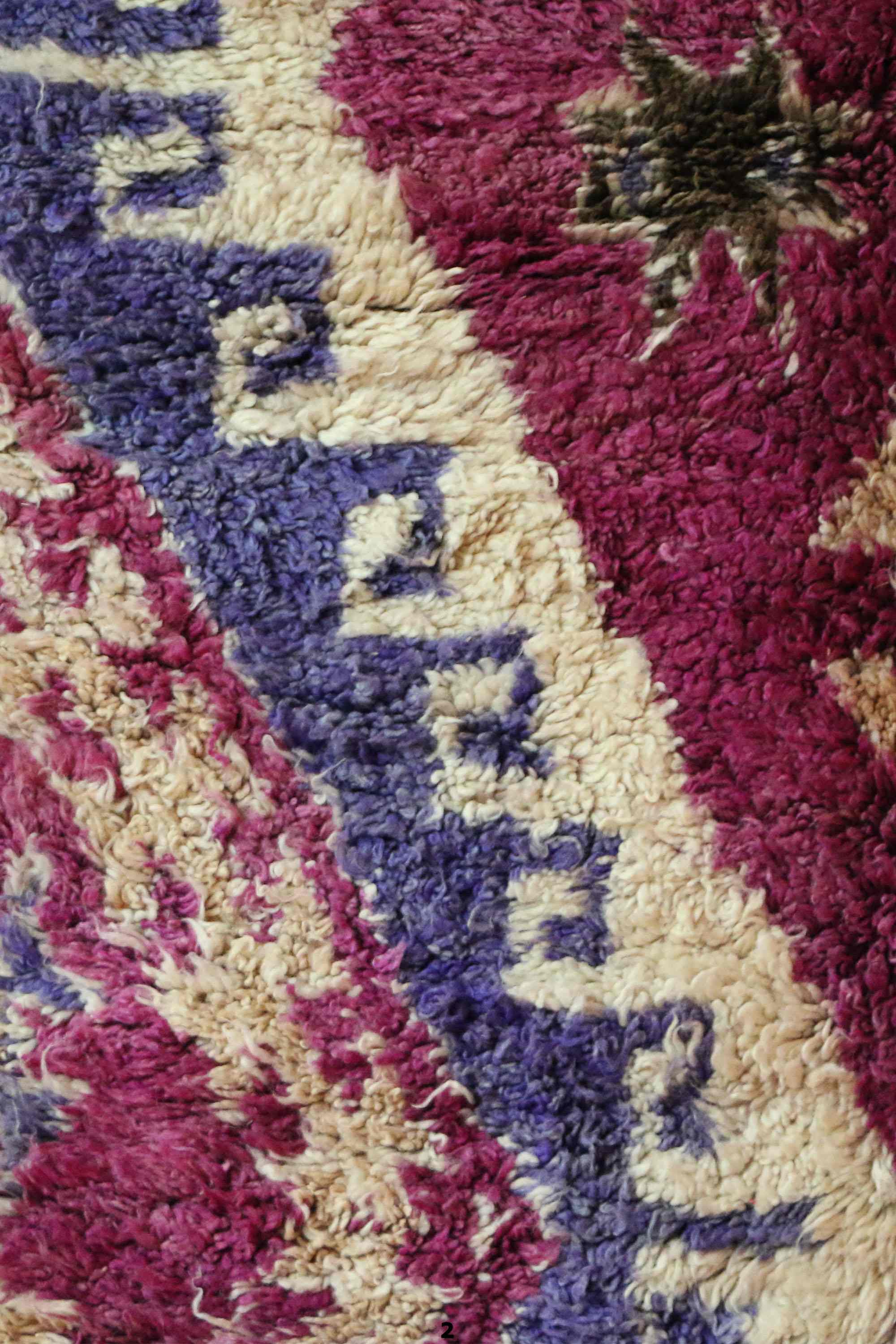 Vintage moroccan carpet - 178 x 335 cm