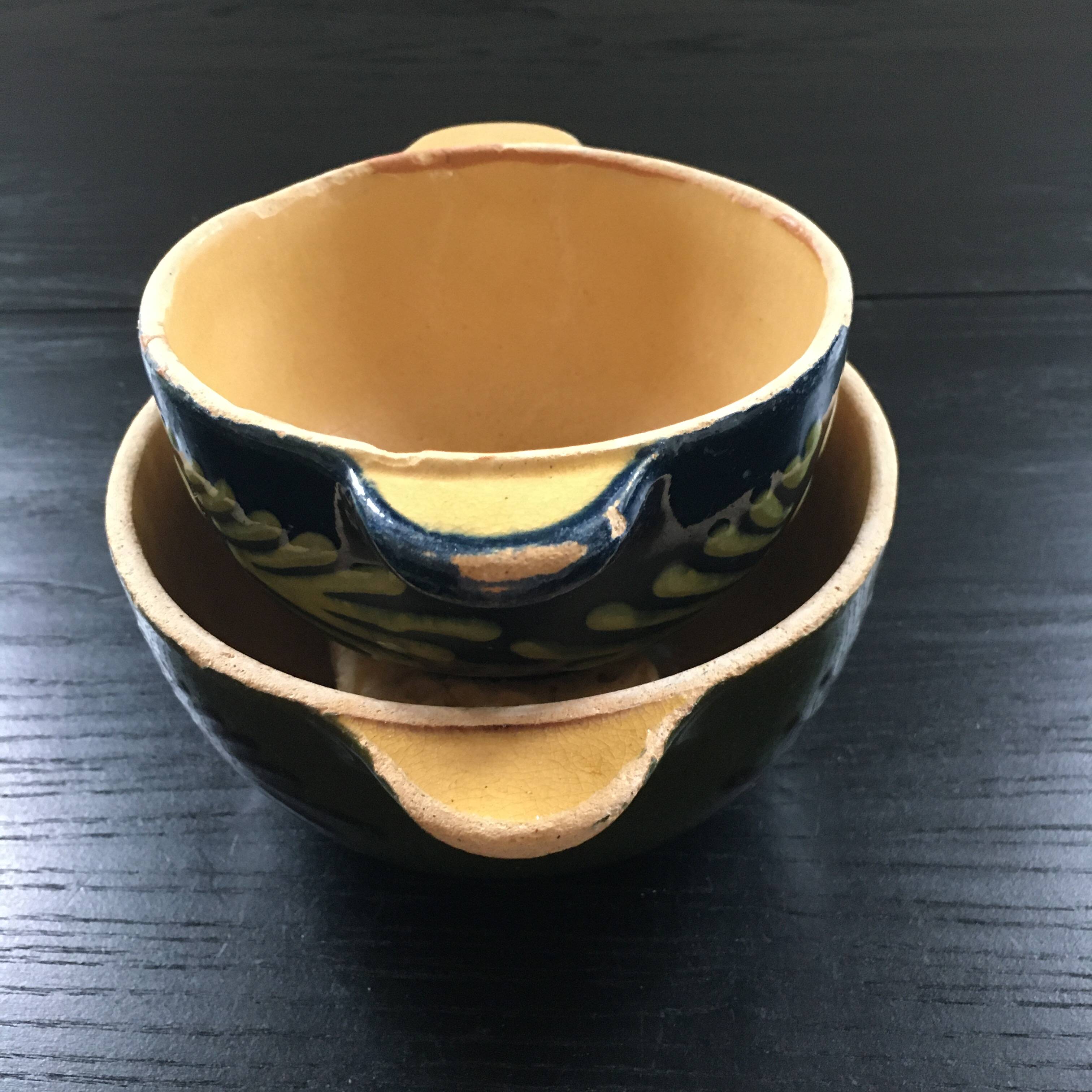 Pair of 2 antique ear bowls