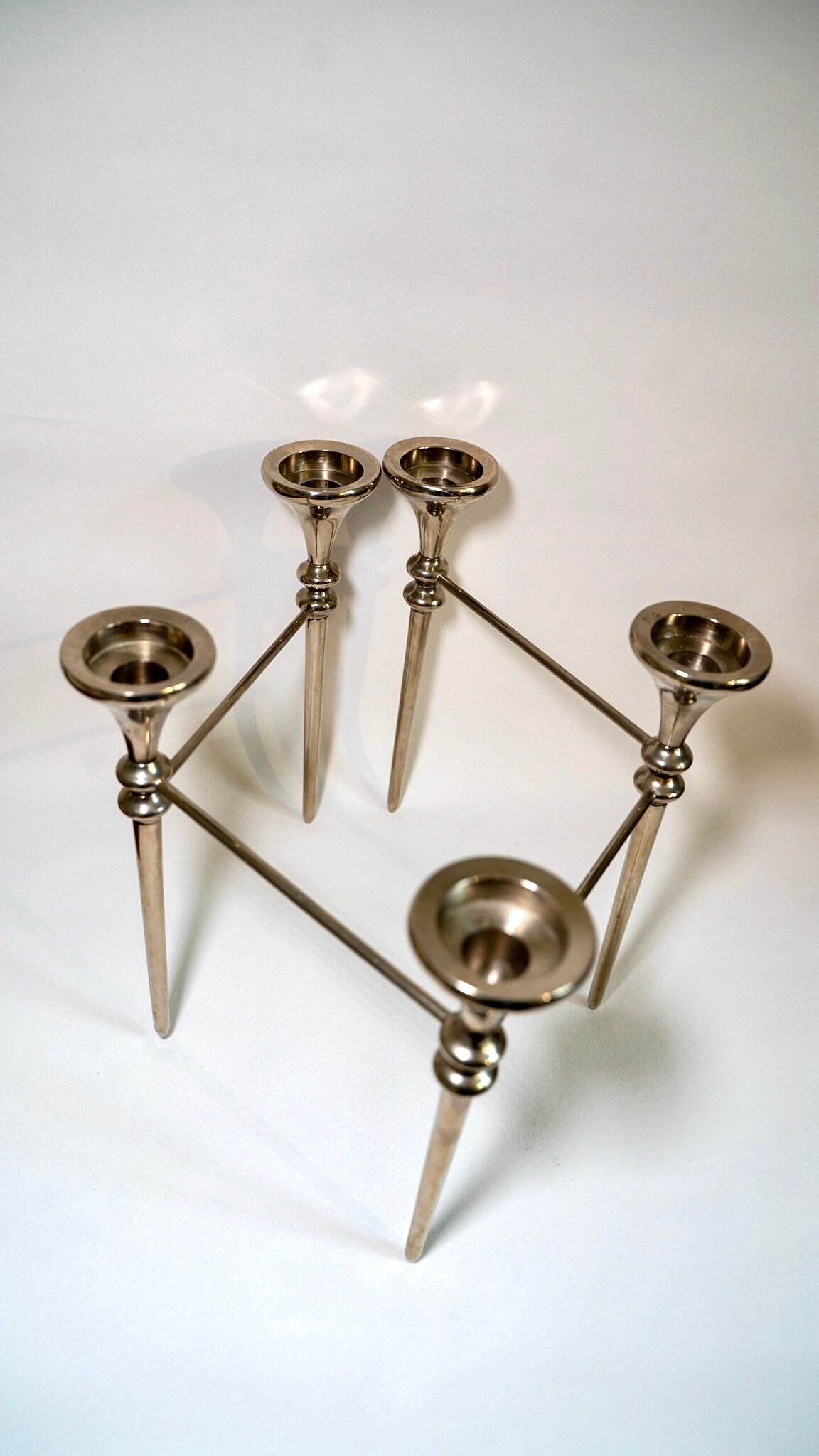 Vintage chandelier with 5 articulated arms in silver chromed steel, French design 70s.