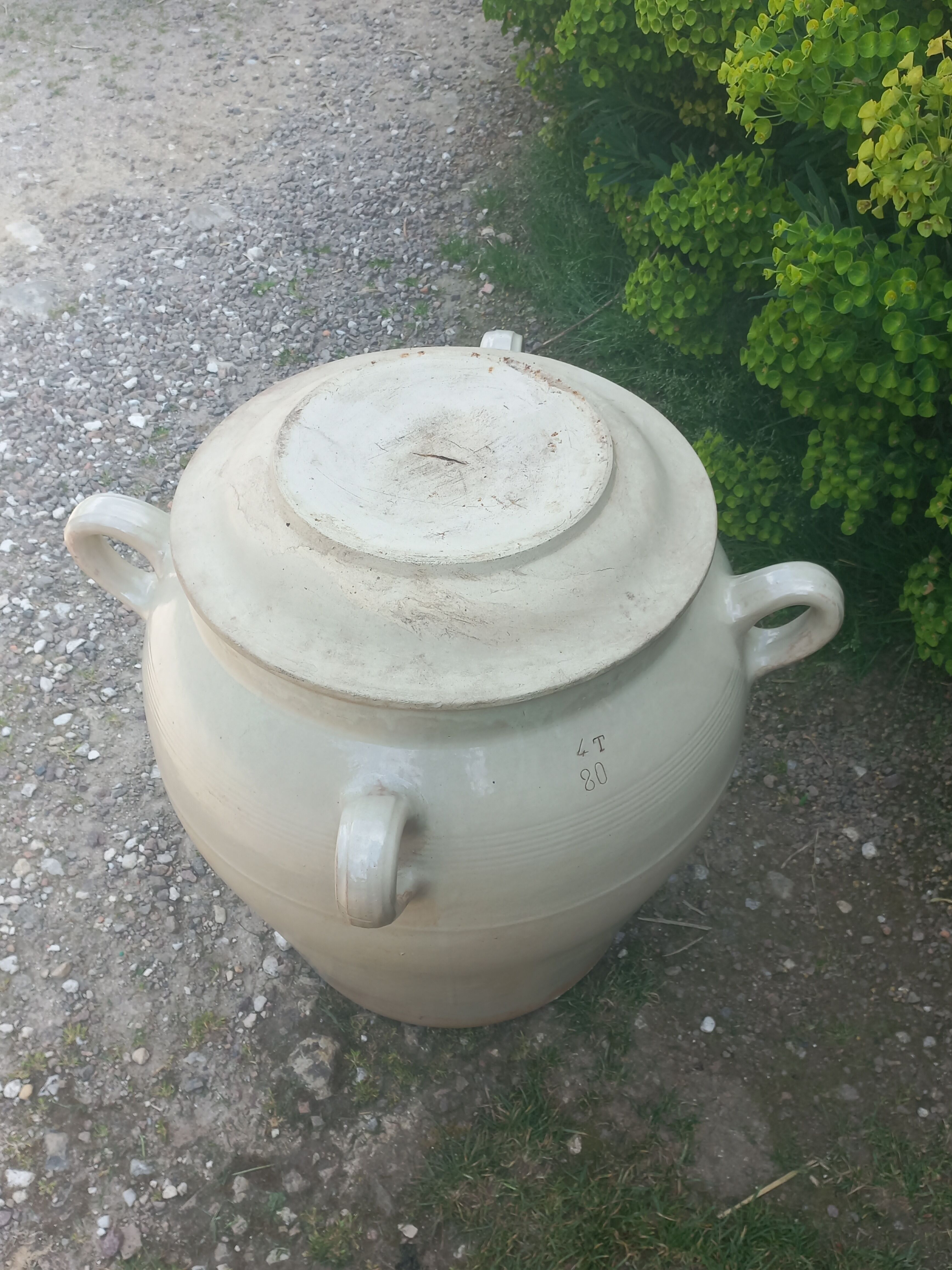 large old salt pan of 80 liters in glazed sandstone