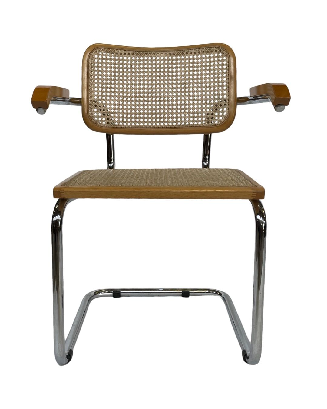 Cesca chair B64 with armrests by Marcel Breuer Design