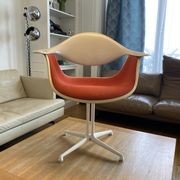 DAF Georges Nelson chair for Herman Miller. Foot la Fonda.