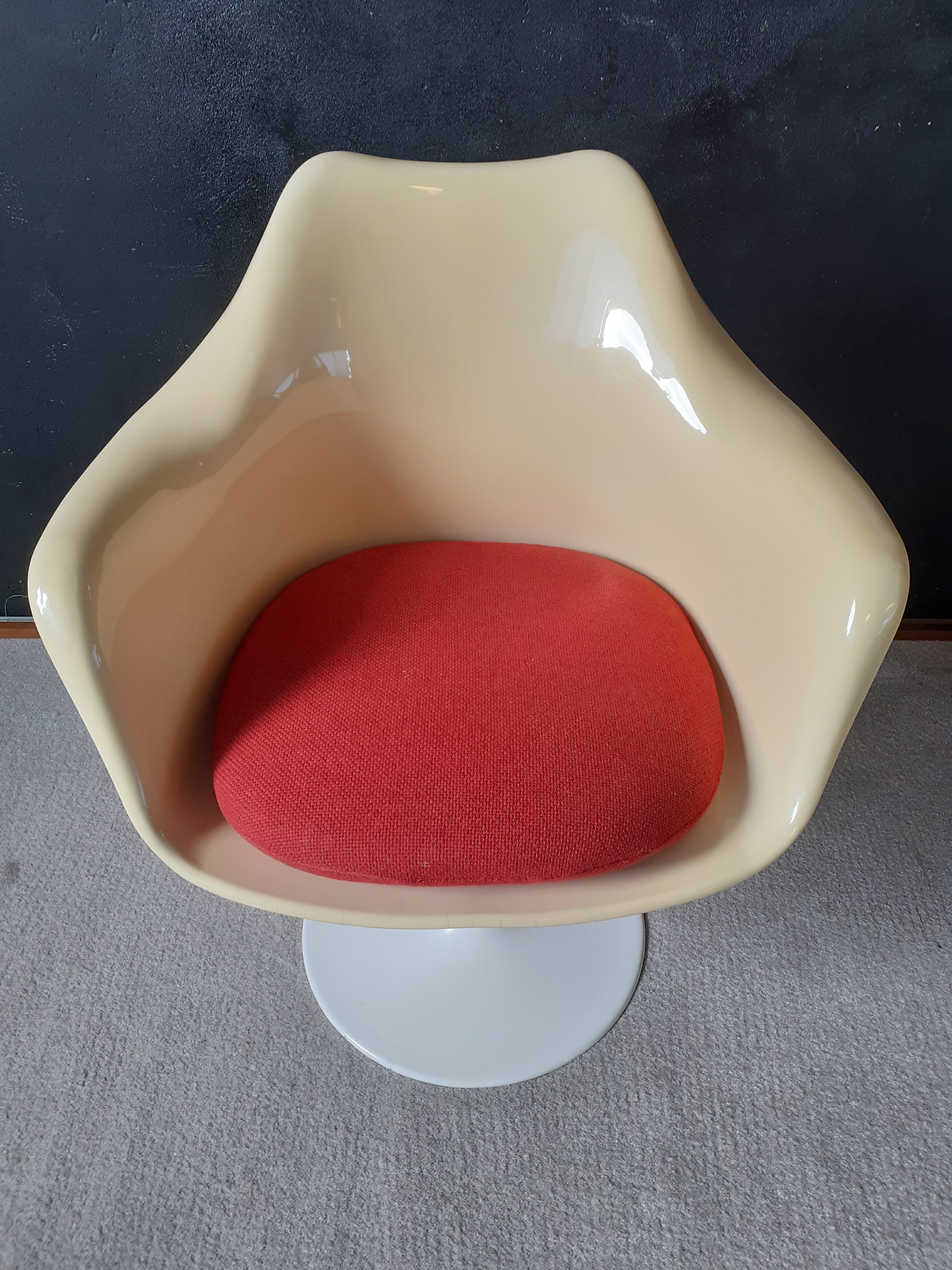 Italian swivel chair "tulip", design Rudi Bonzanini circa 1970