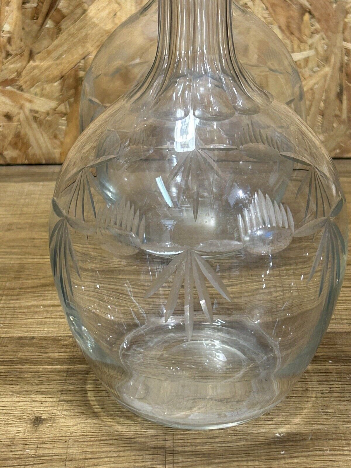 Pair of decanters nineteenth crystal grave, baccarat quality, Saint Louis, chic decoration