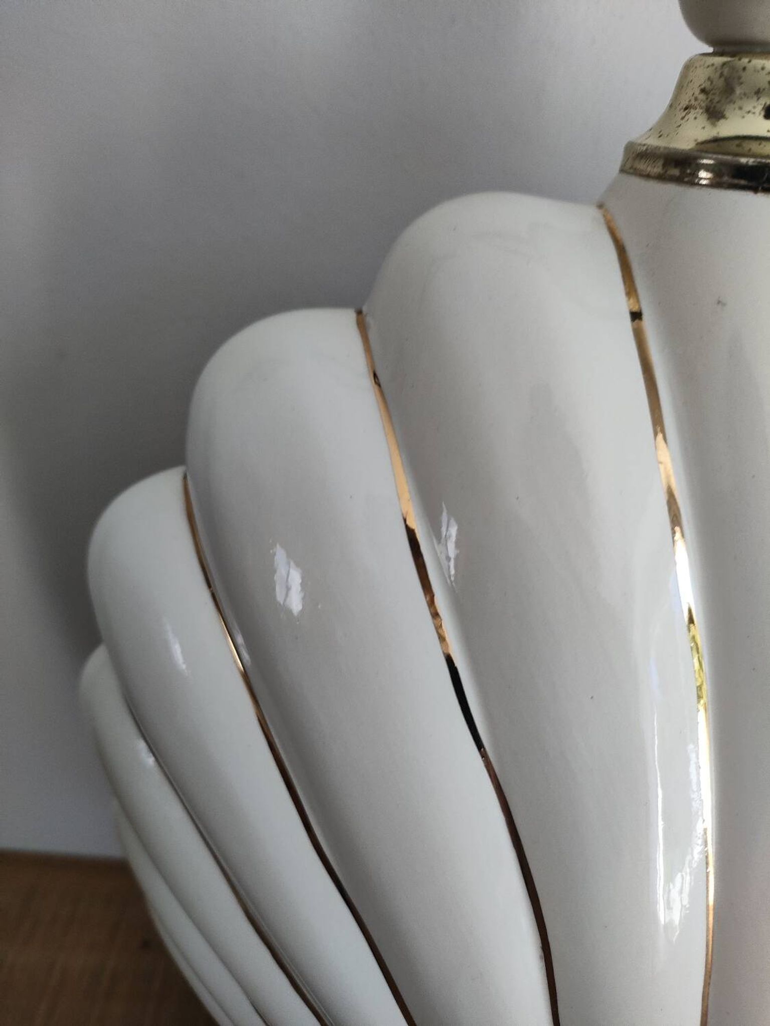 Ceramic and gold metal shell lamp base - vintage