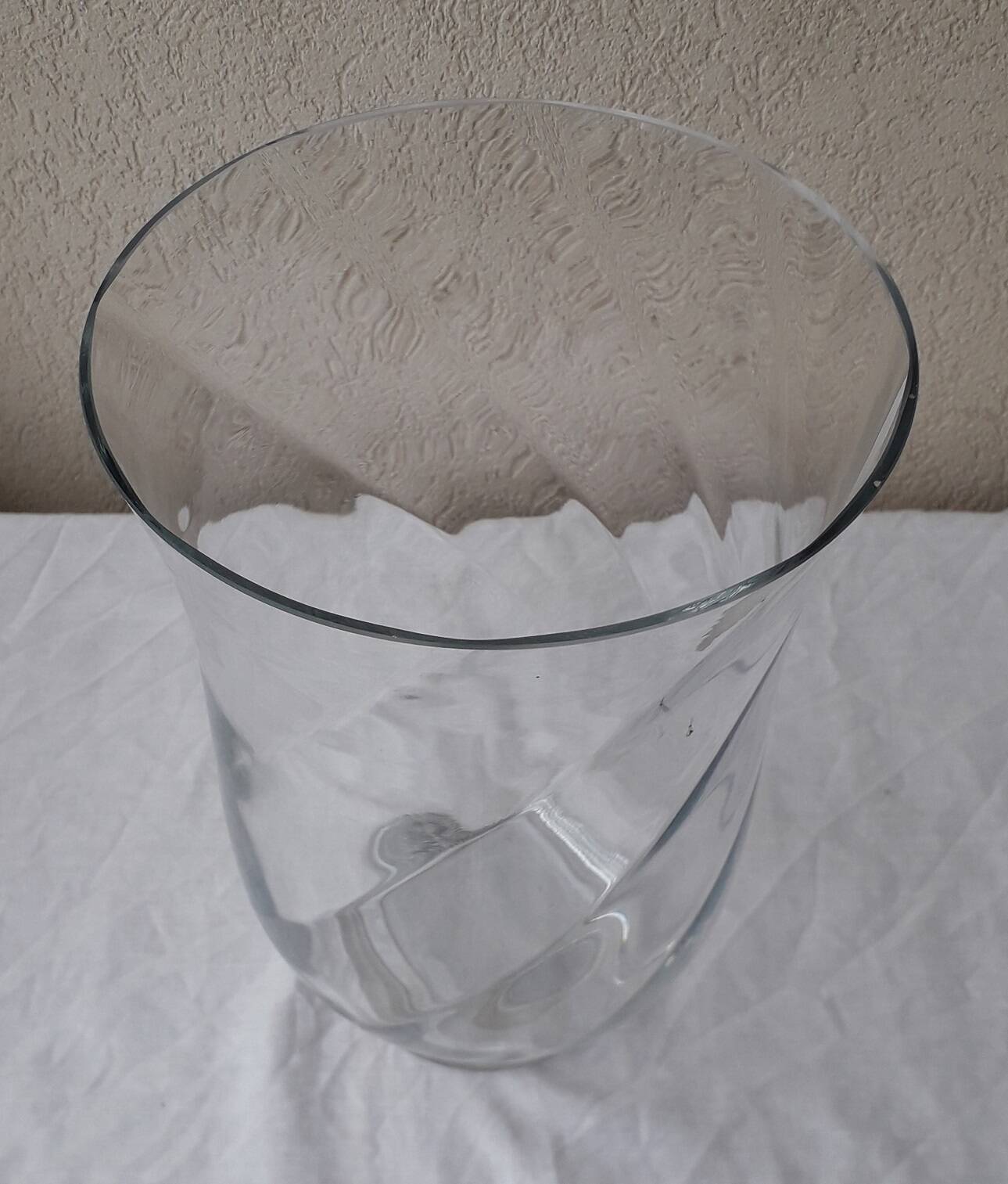 Glass vase