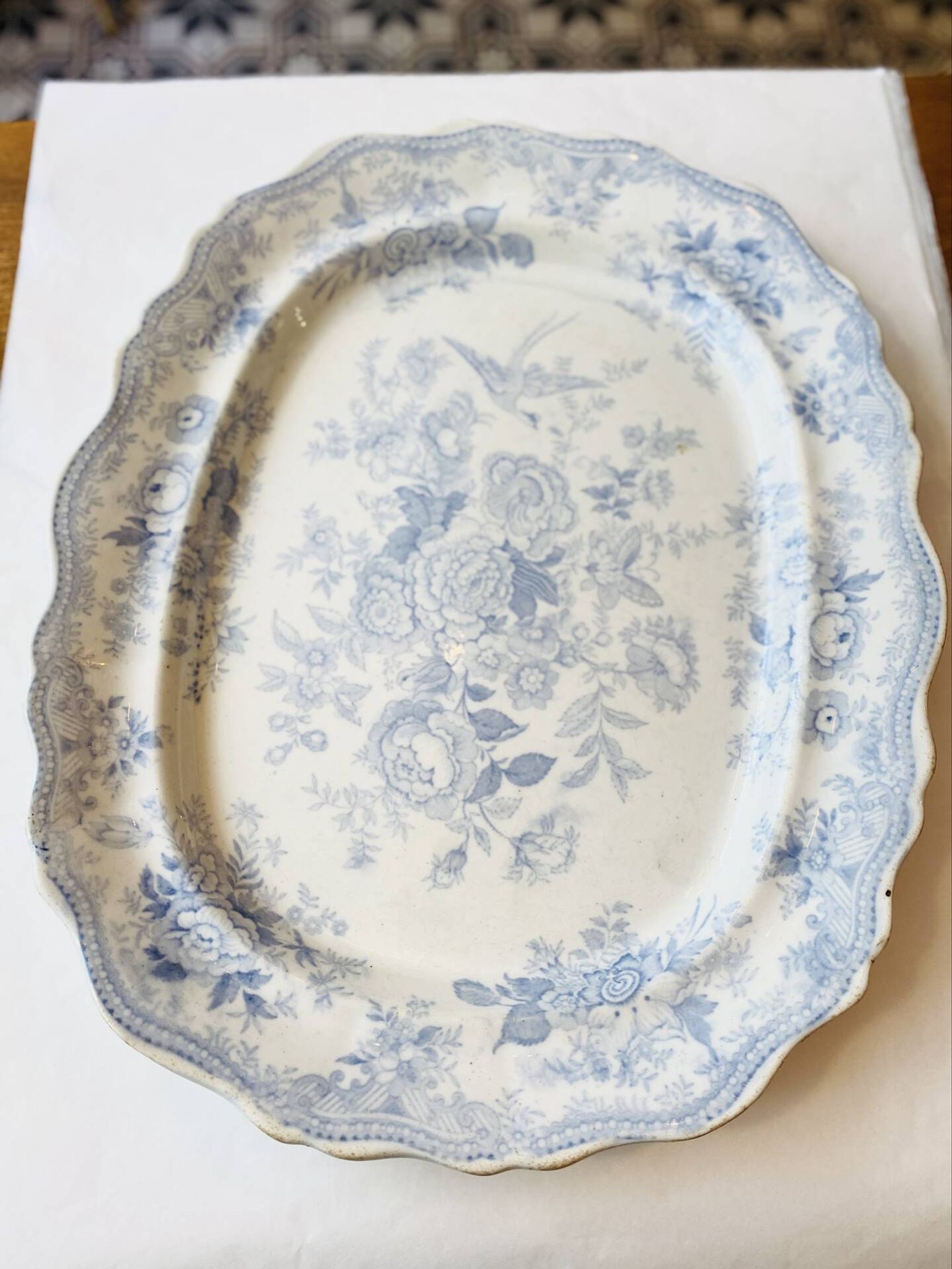 Grand plat ancien anglais « Asiatic Pheasants » – XIXe siècle