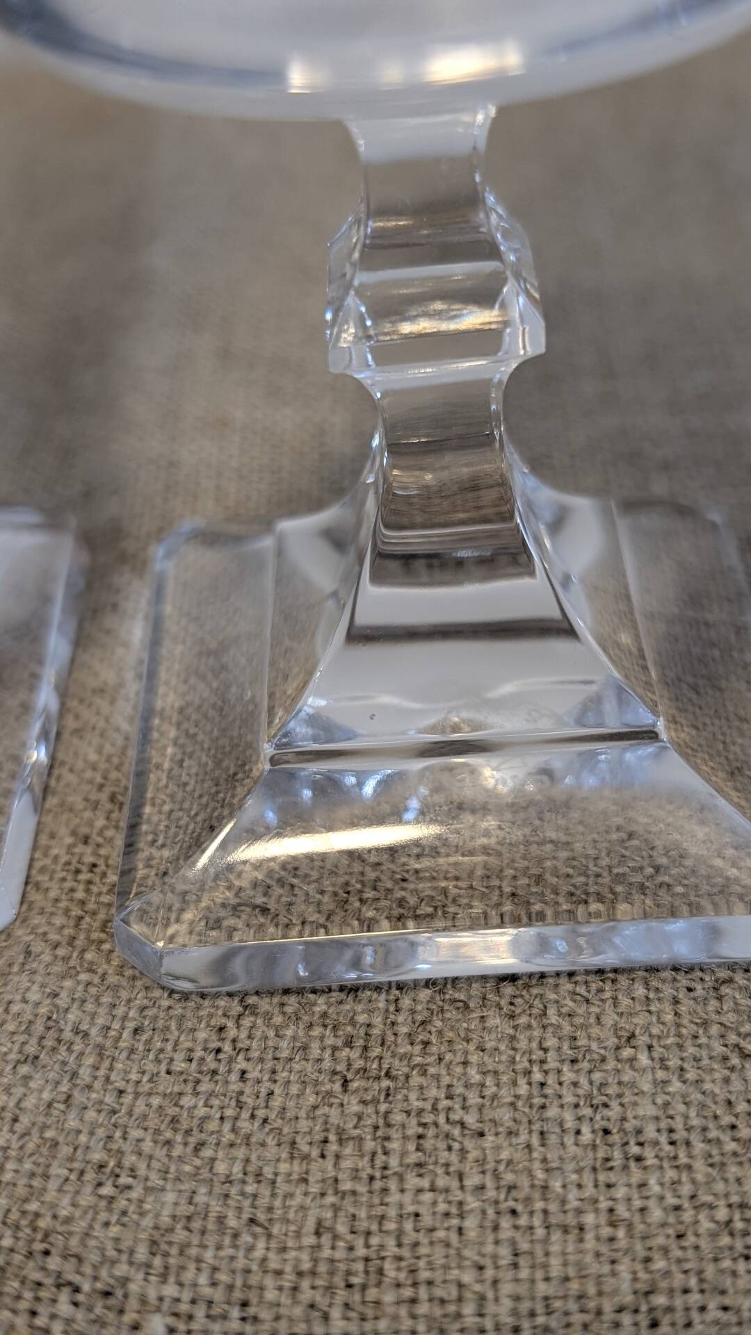 Pair of Bayel crystal flower vases – 24 cm – square bases