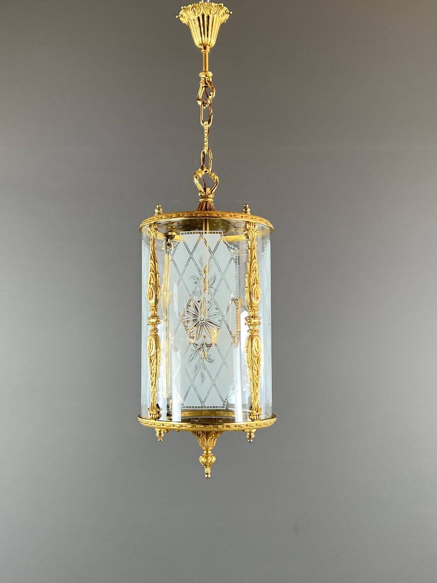 Louis XVI style lantern in gilded bronze and engraved glass, 20th century.