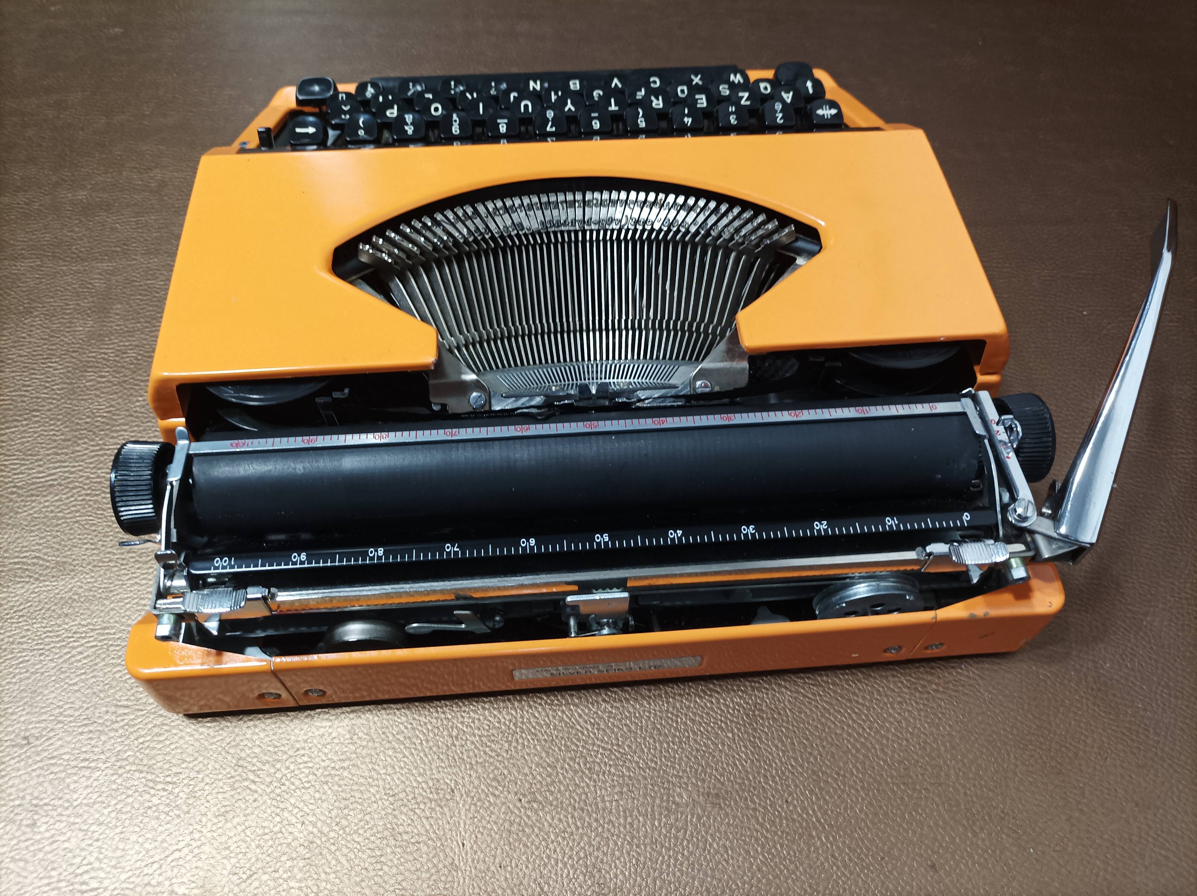 Silver Reed Silverette II Typewriter