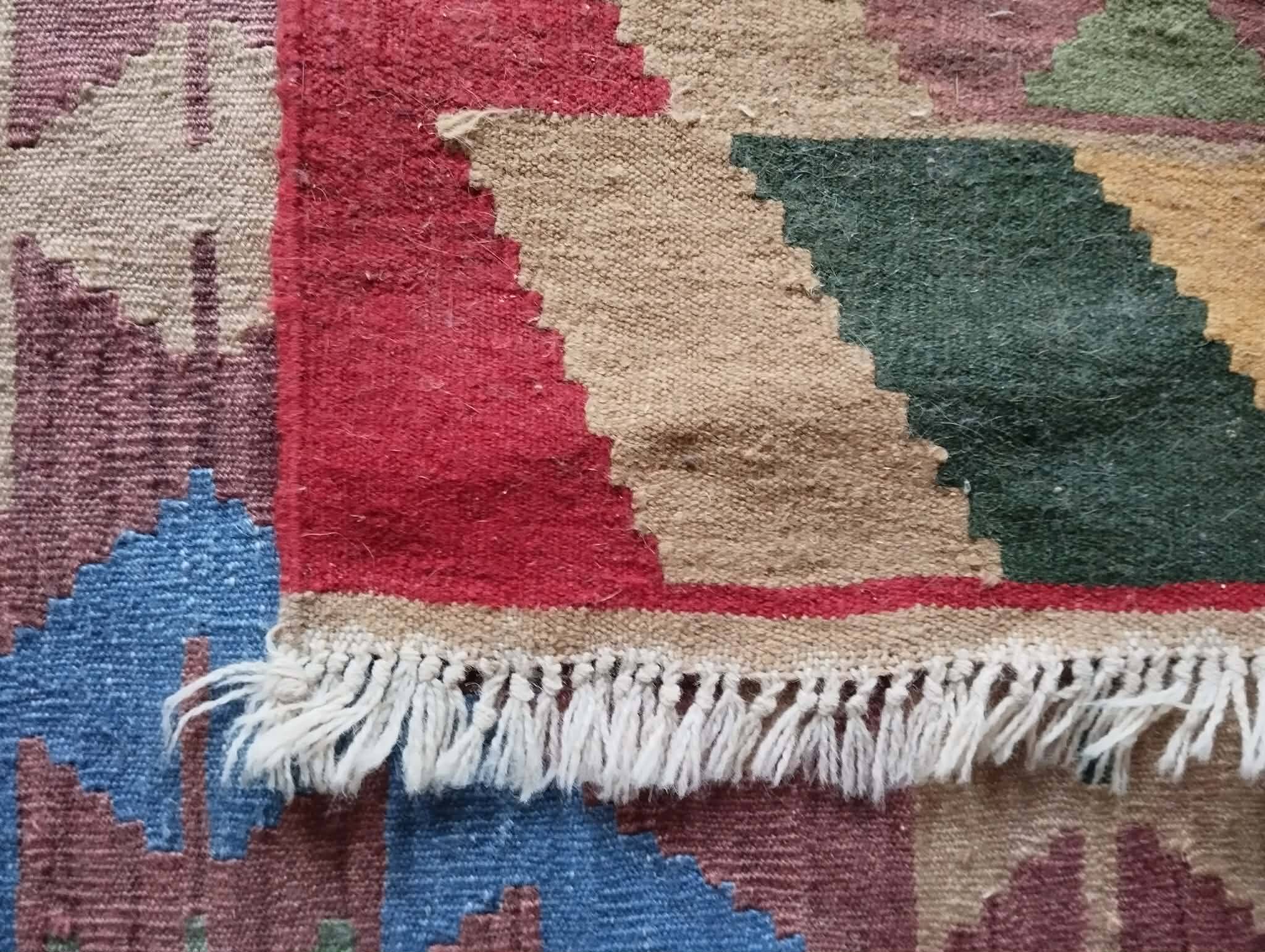 Handmade Persian Qashqai rug 165x115cm