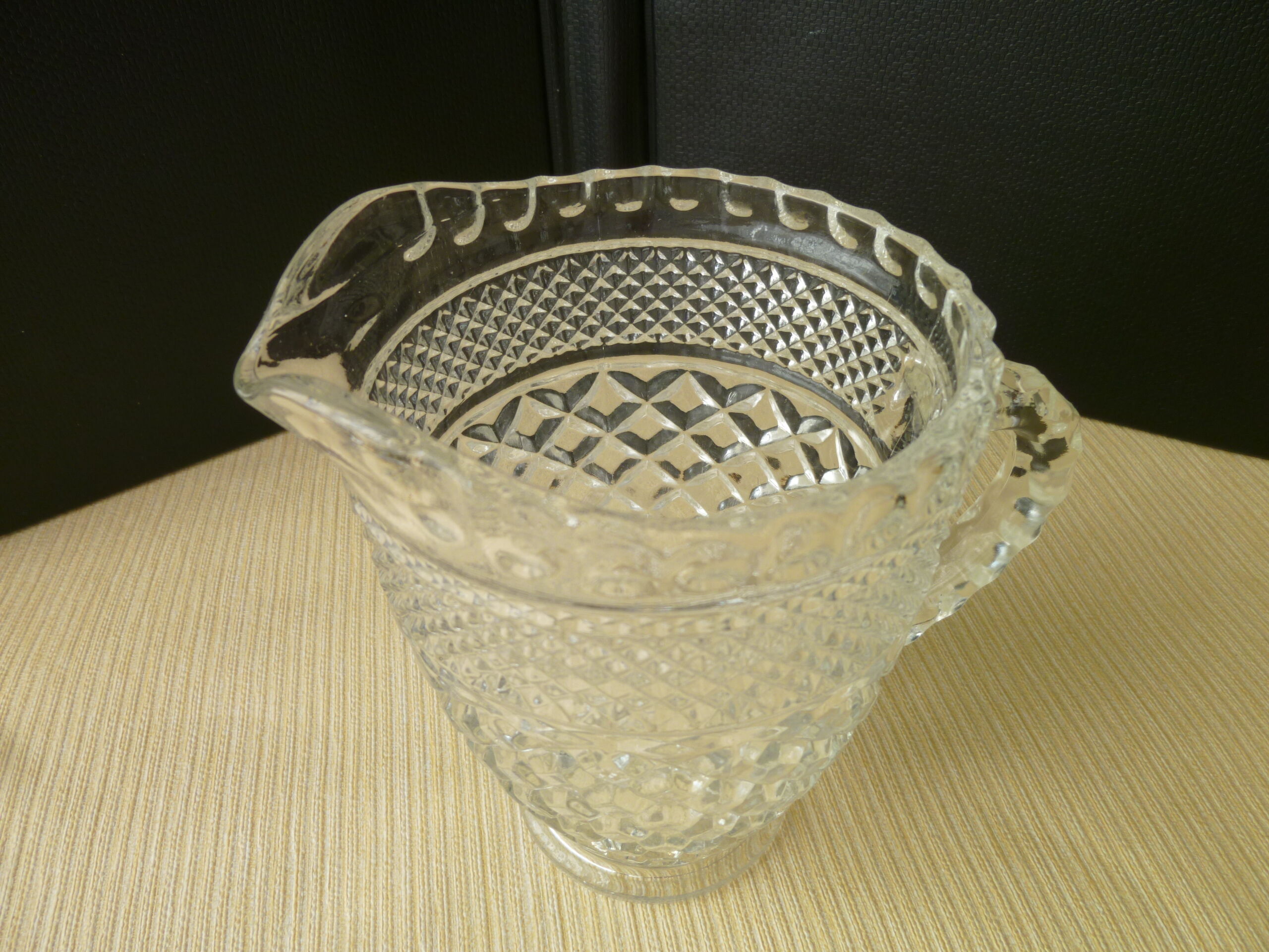 Water carafe cast moulded glass diamond point 500 ml