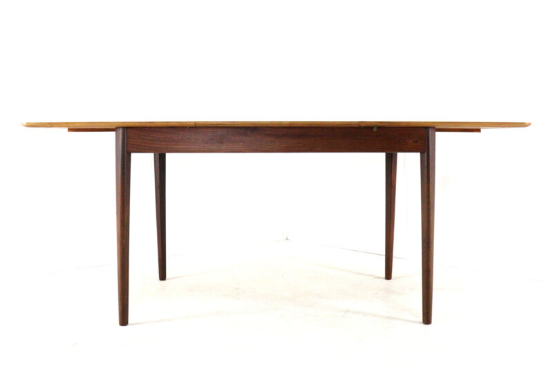 Rectangular Extendable Dining Table "Nichtevecht"