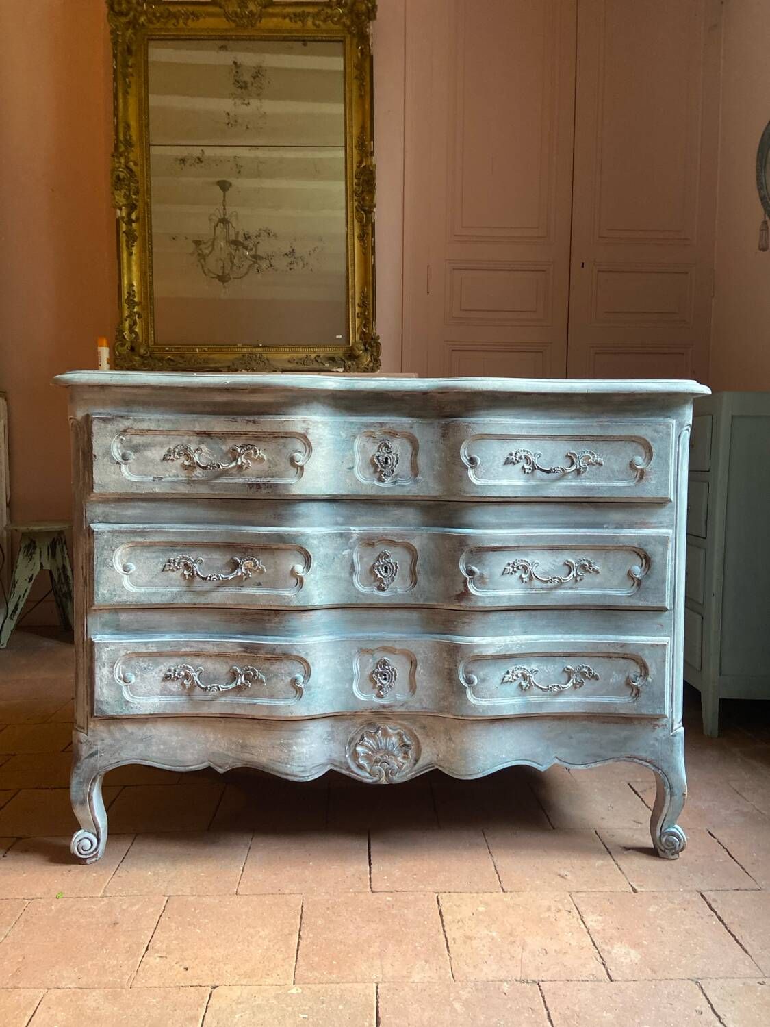 Antique Louis XV style chest of drawers in crossbow shape