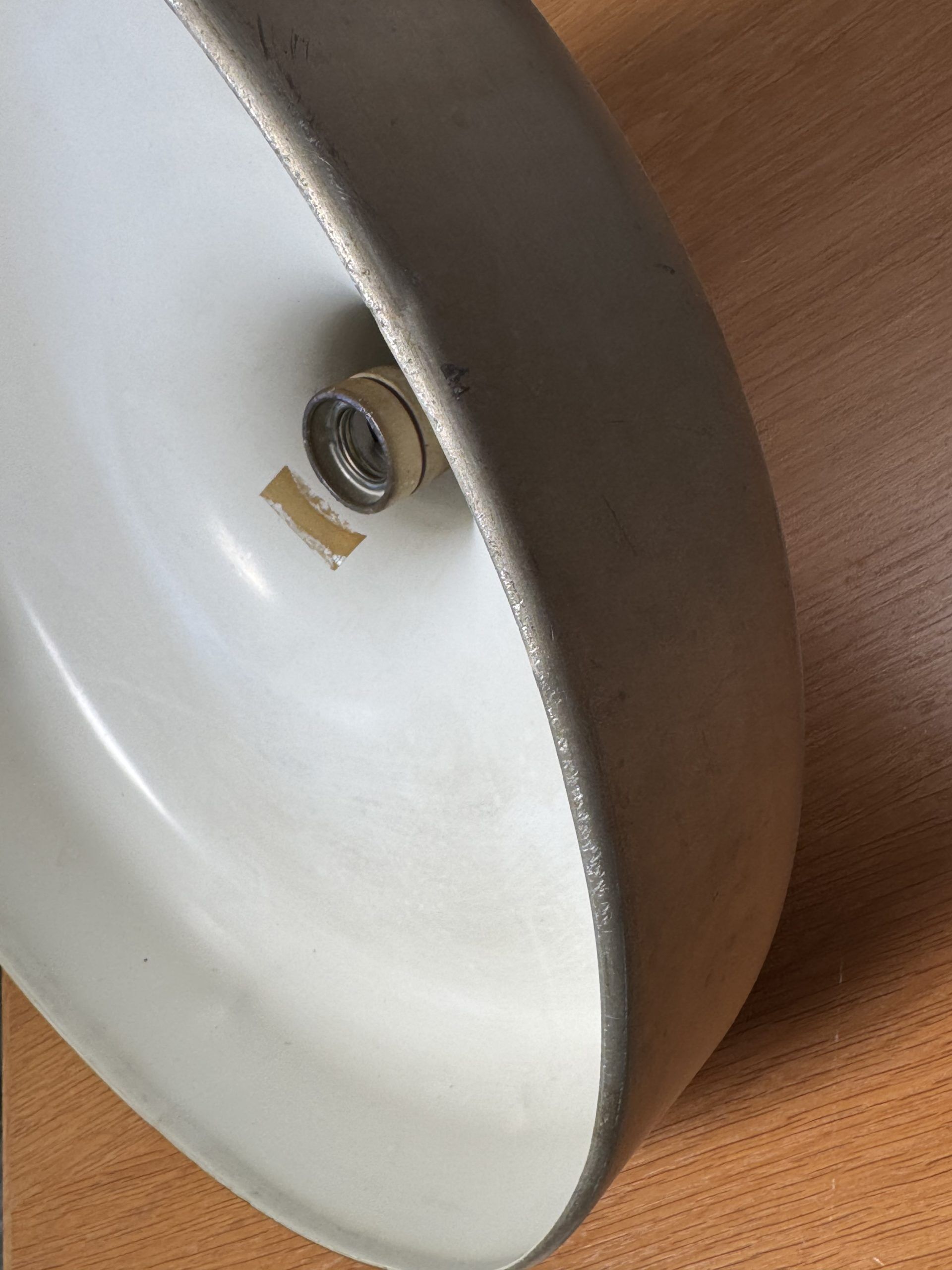Metal suspension