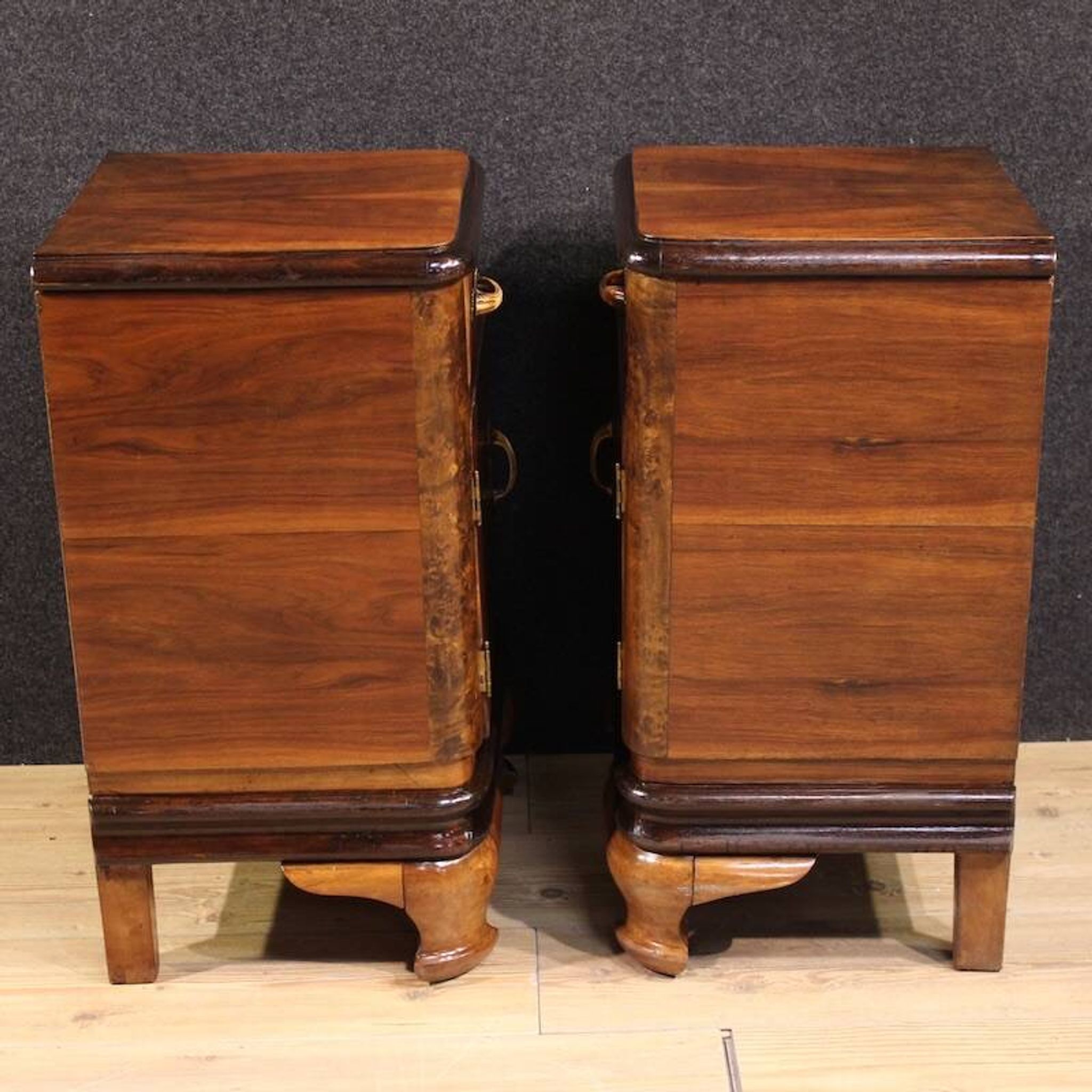 Paire de tables de chevet italiennes, 20e siècle