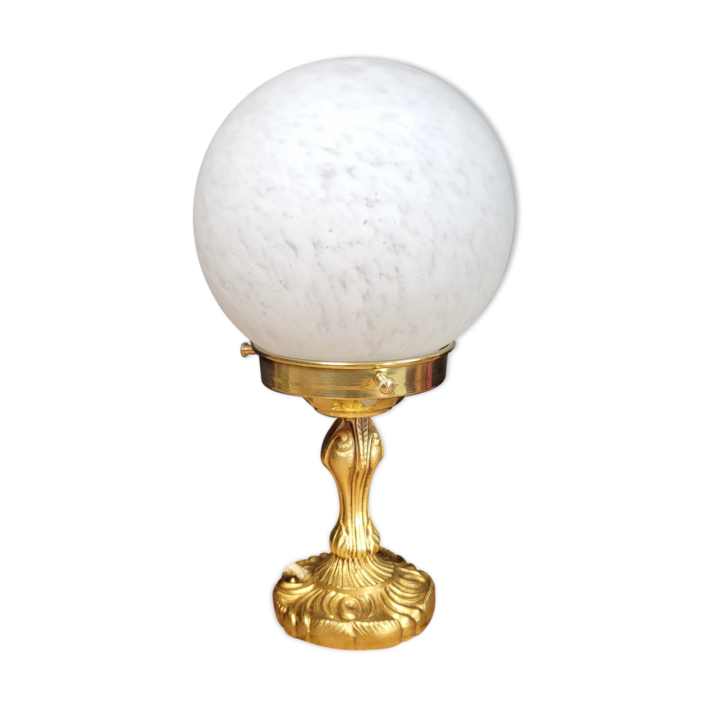 Clichy globe brass lamp