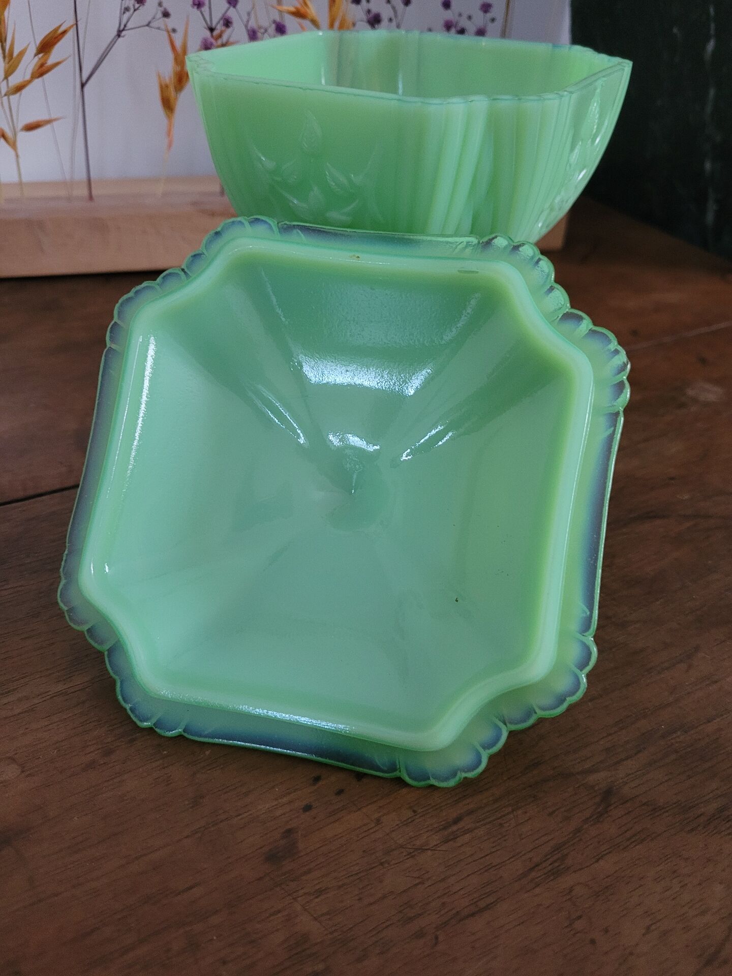Green opaline bonbonnière