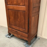 Walnut French bonnetiere