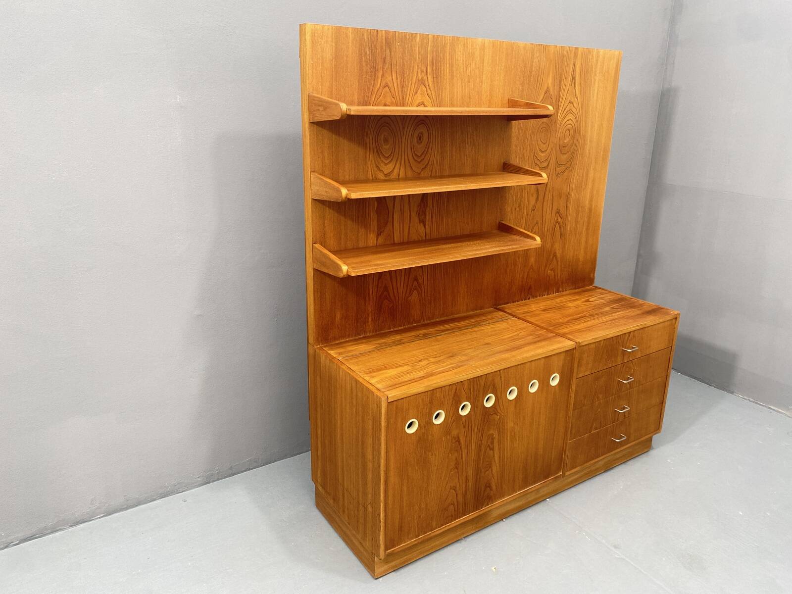 Système d'étagères murales du milieu du siècle par Český nábytek, 1960, Tchécoslovaquie