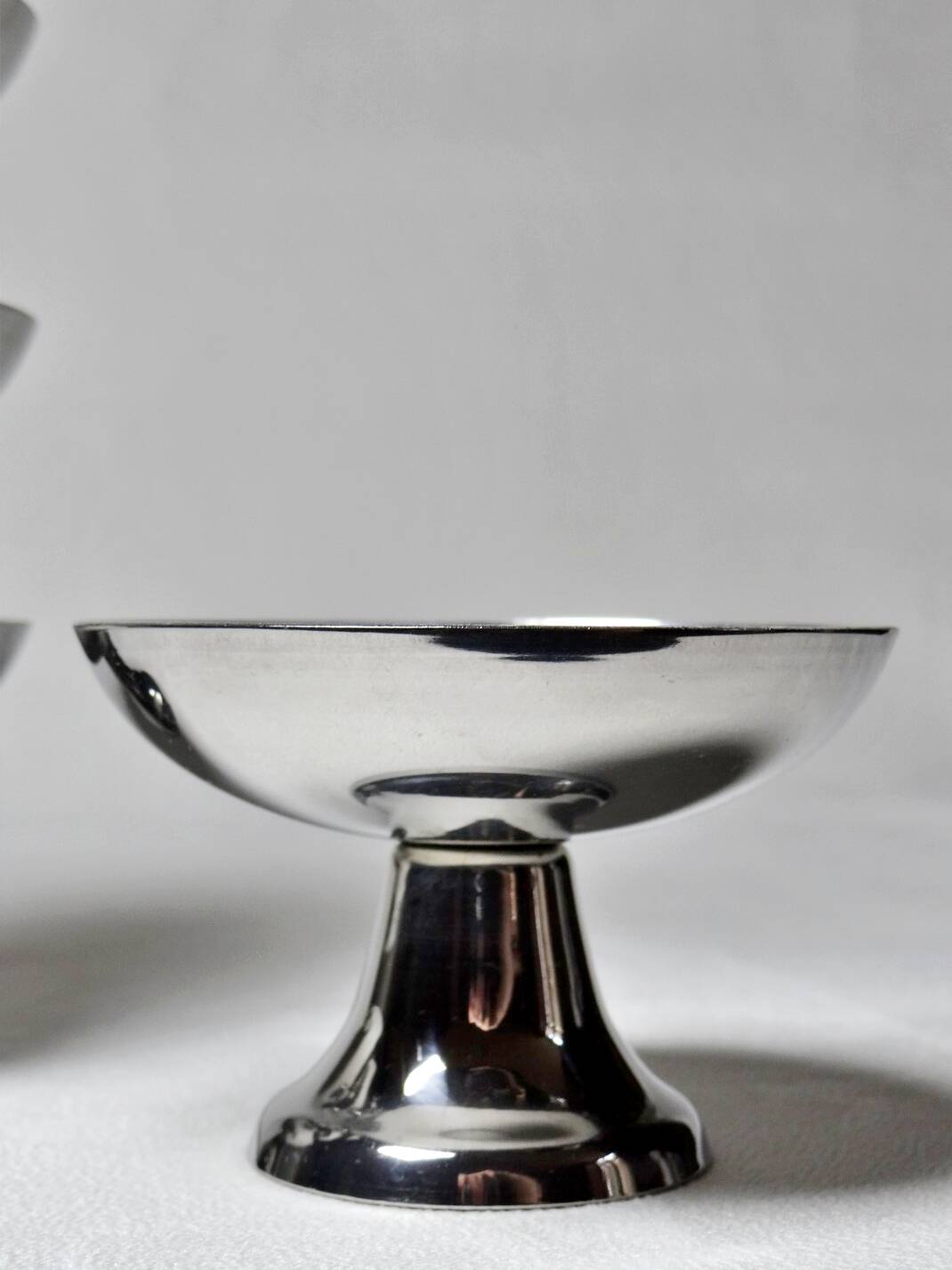 6 Vintage stainless steel dessert bowls by Guy Degrenne