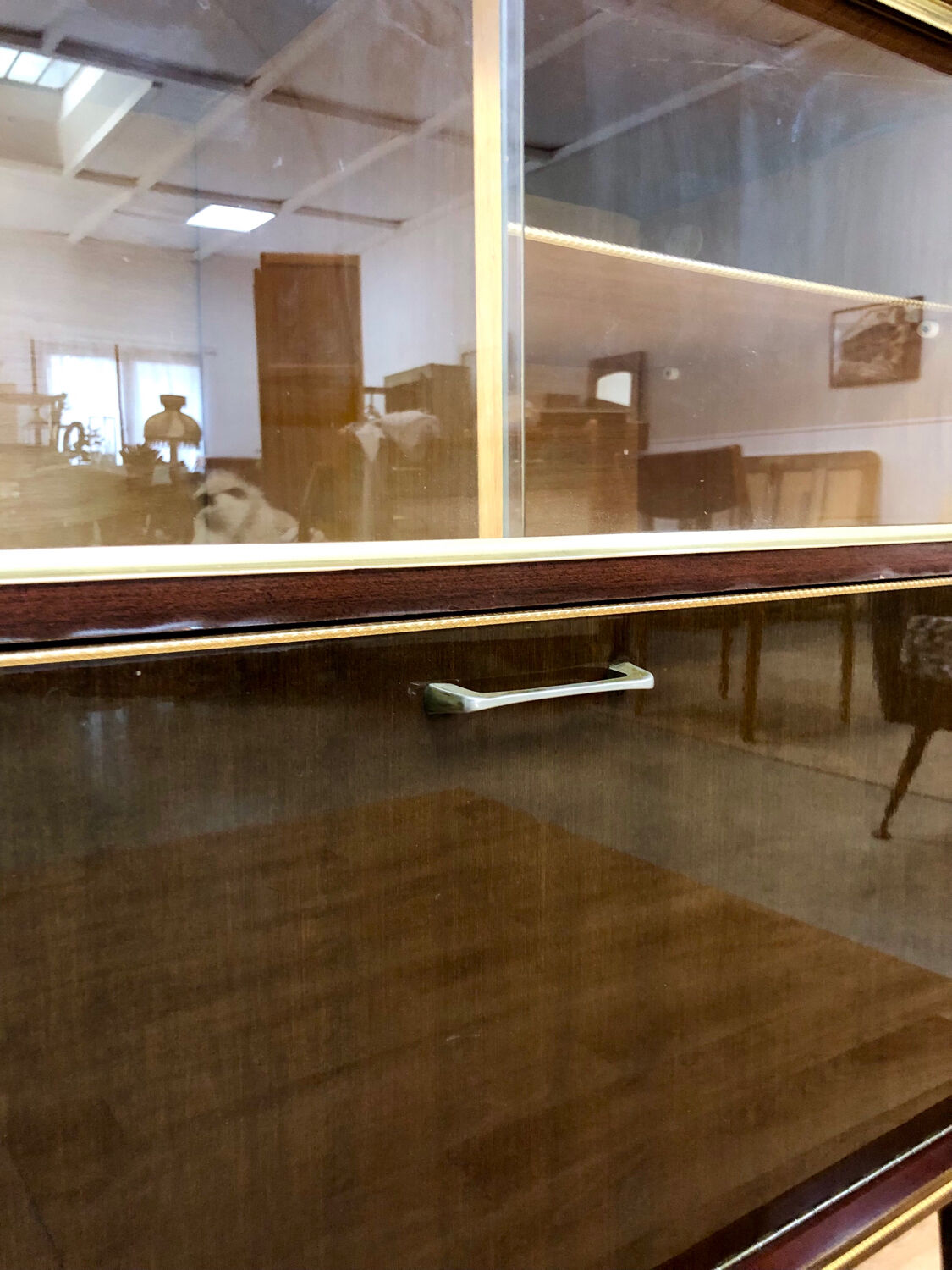 Showcase bar cabinet