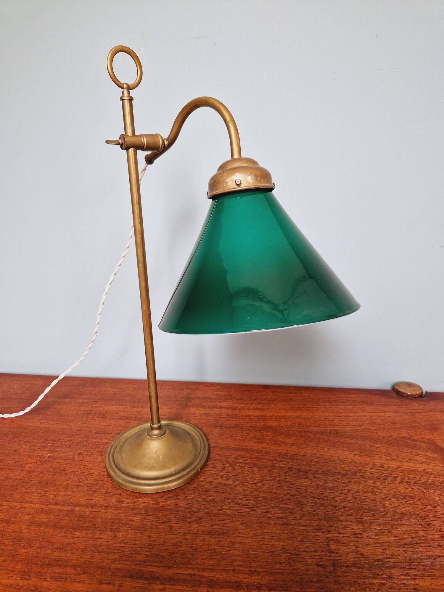 Art Deco desk lamp in brass and conical green opaline, 1920s-30s