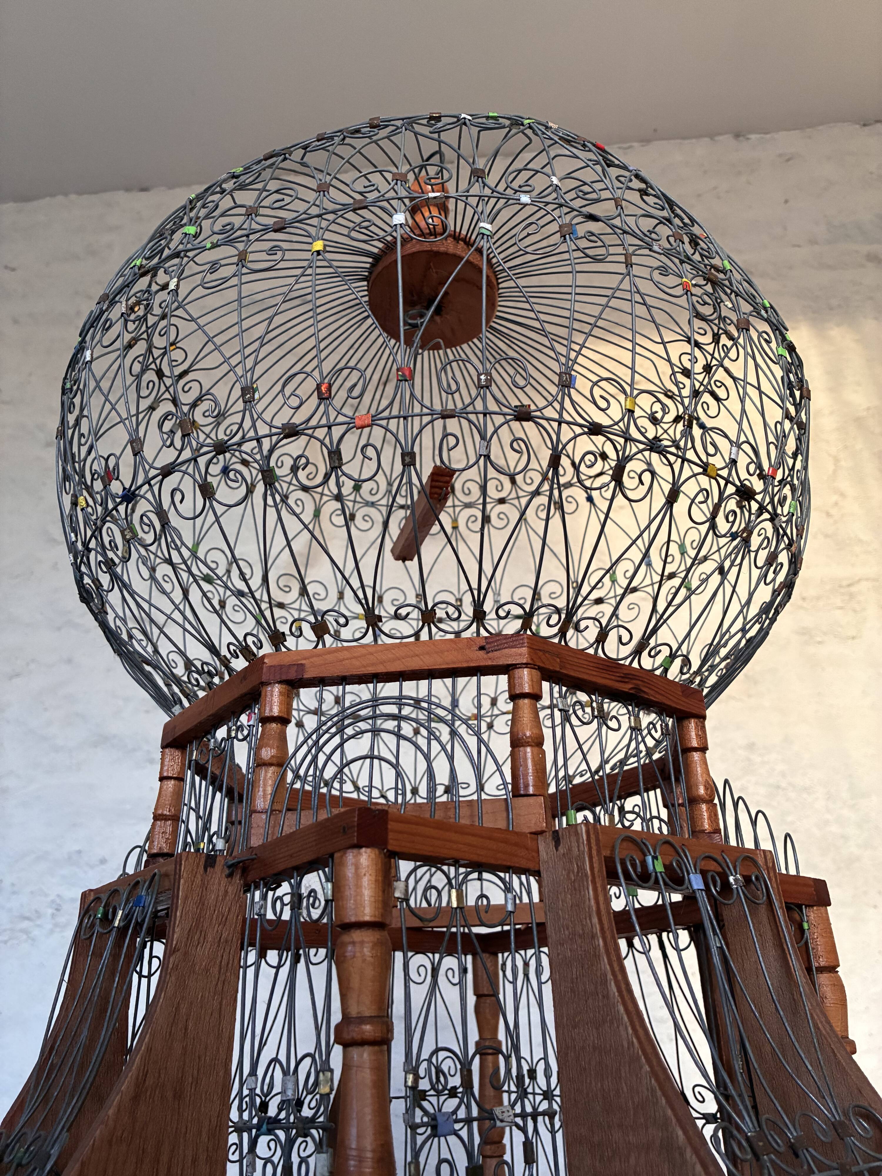 Cage à oiseaux en bois