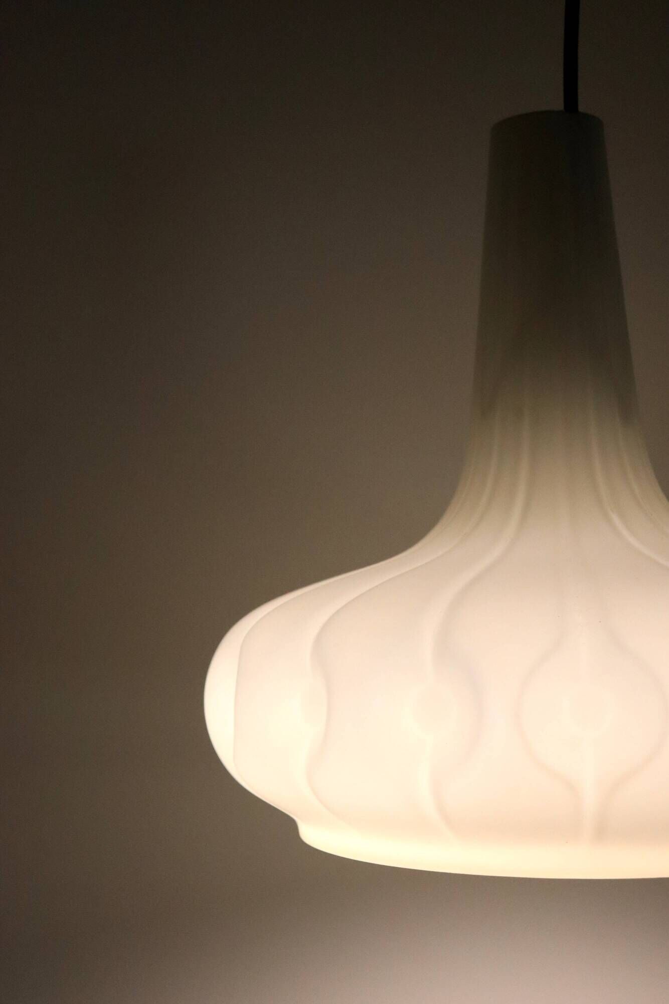 Peill & Putzler melkglazen lamp vintage mid century design