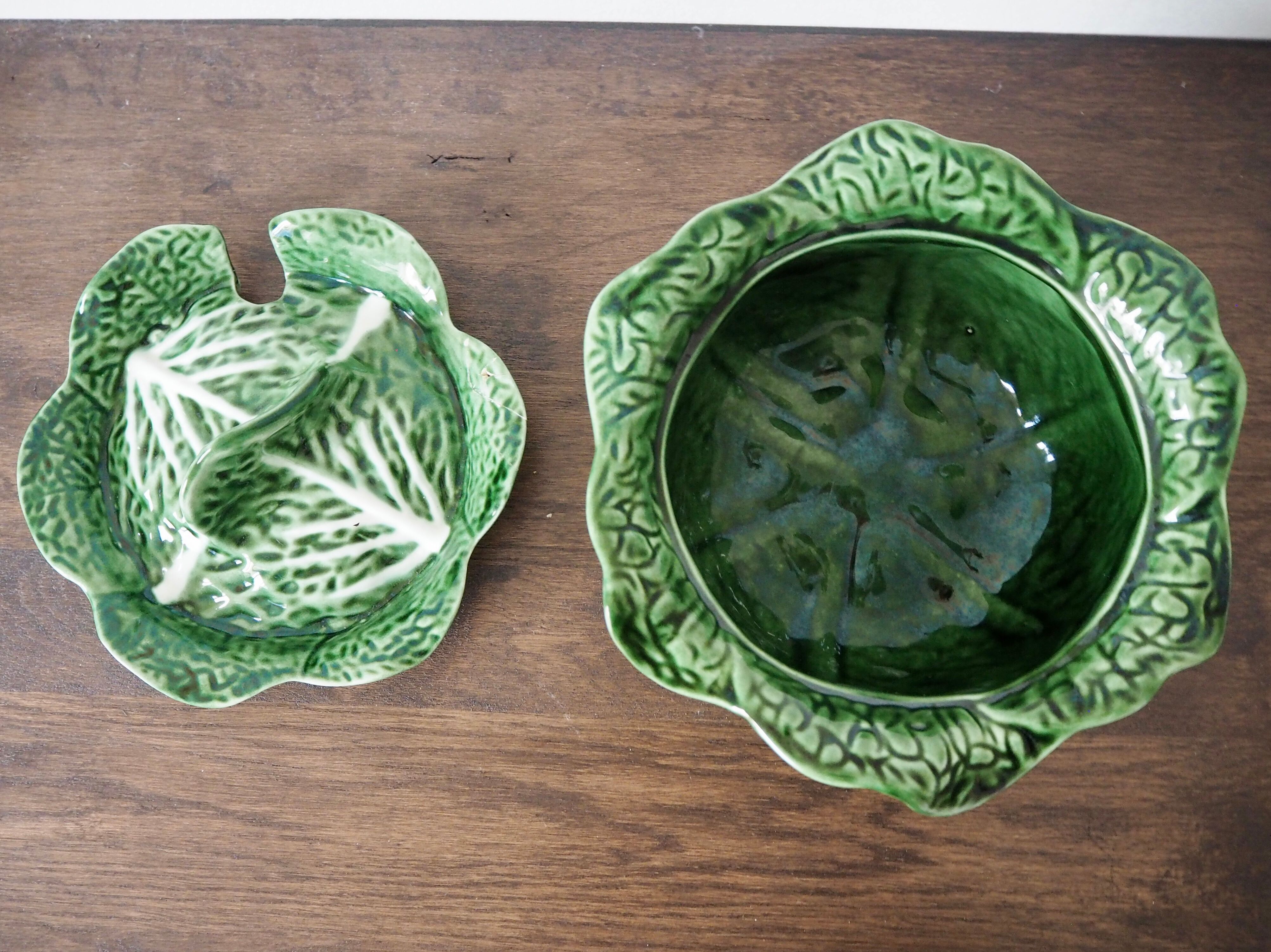 Souptureen and dish in cabbage slip