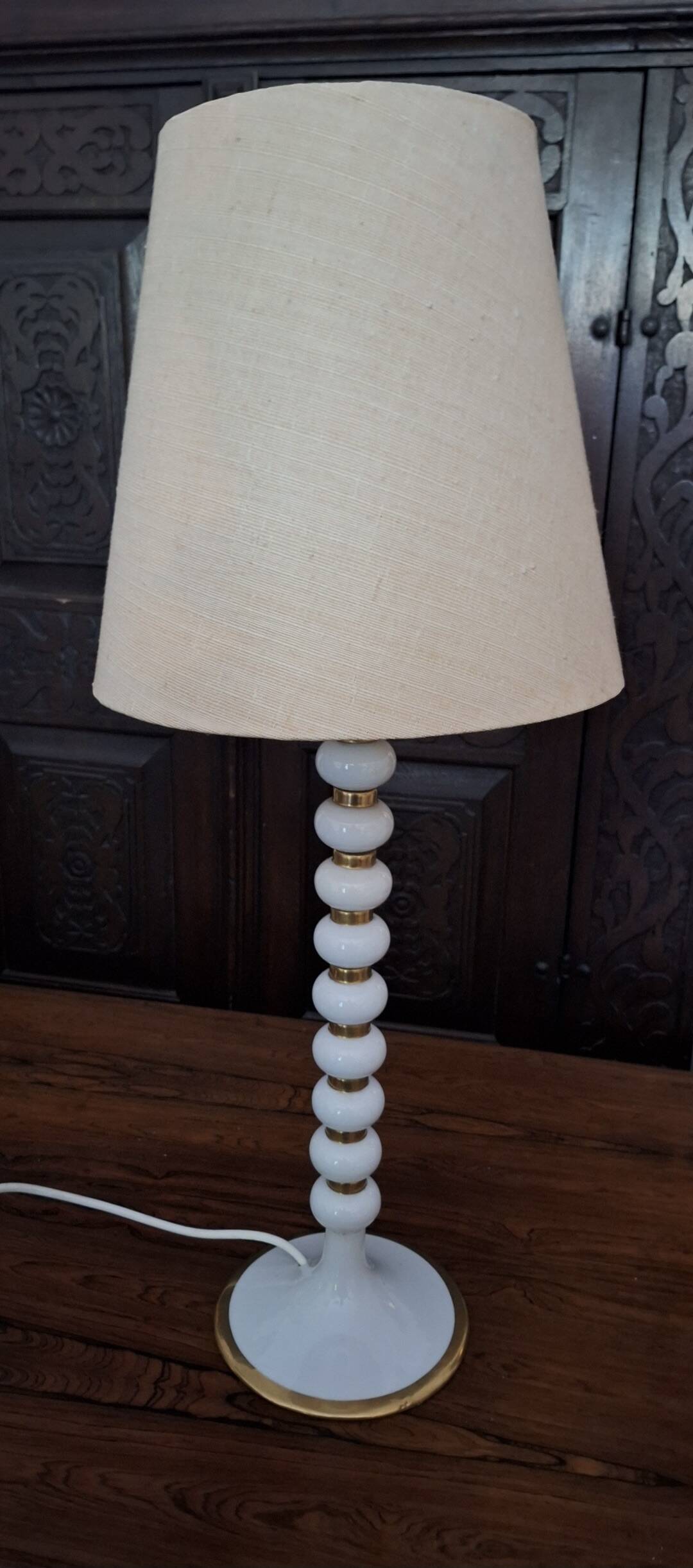 Lampe de table italienne des années 70 avec des sphères empilées.