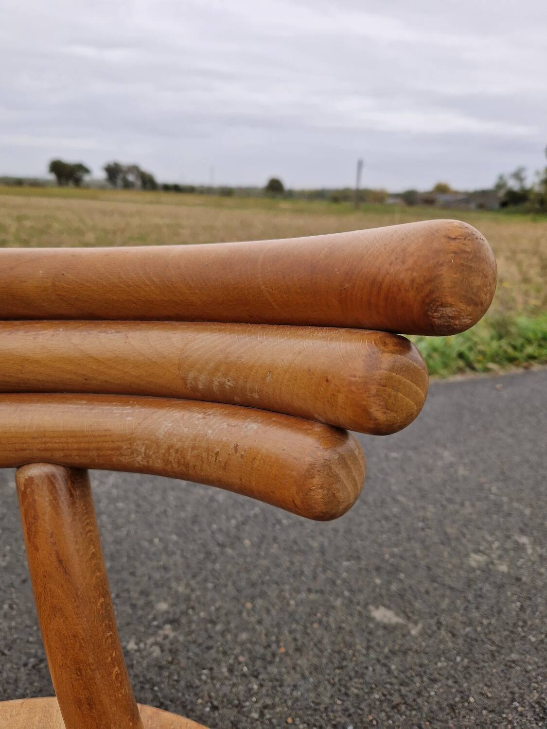 Set of 4 solid organic chairs