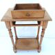 Console ou table d'appoint en bois massir teinté chêne clair