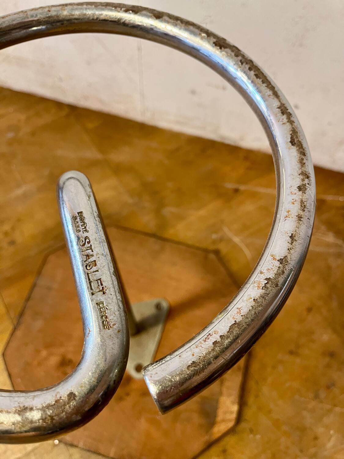 Stablet René Herbst display or side table