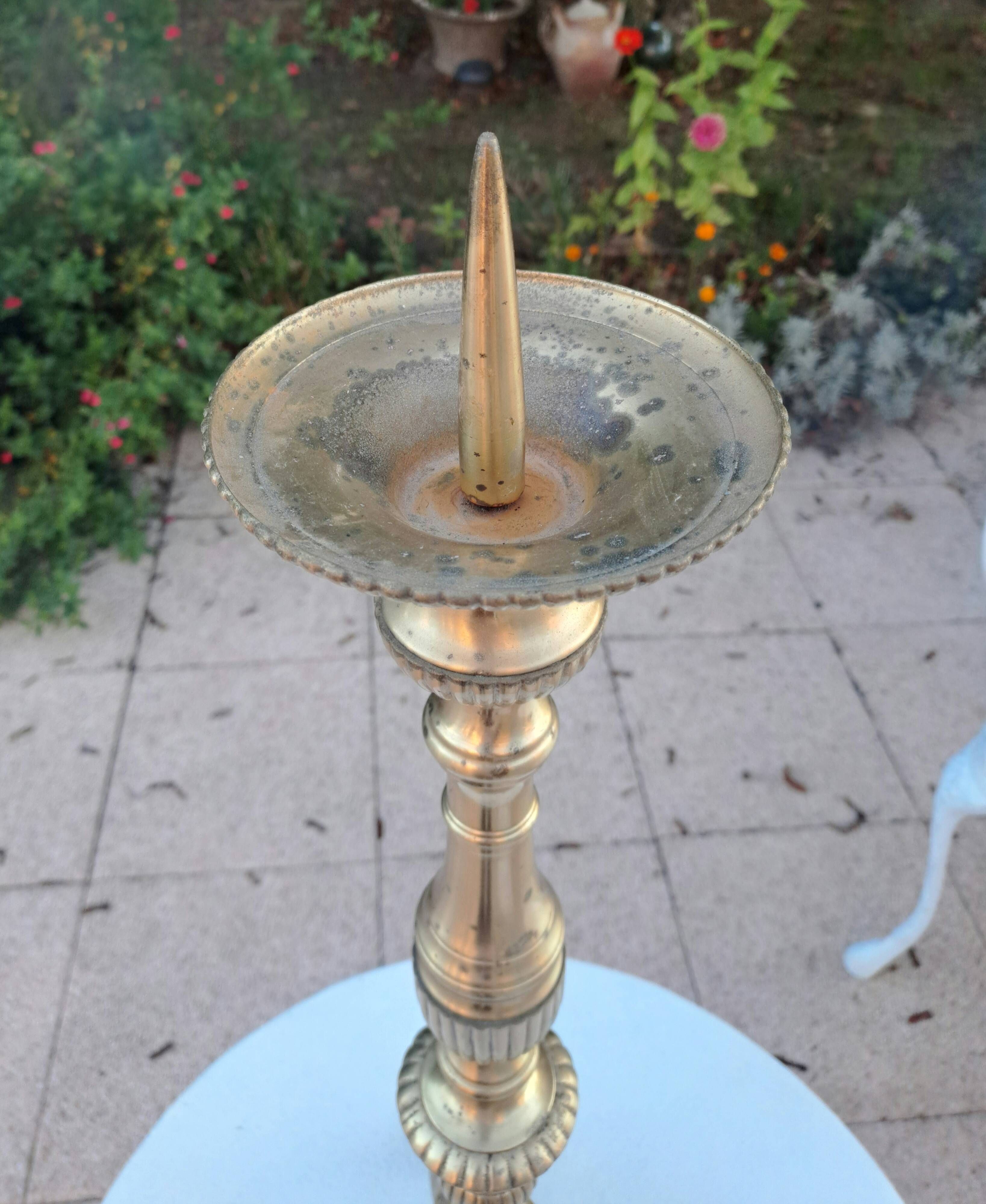 Large gilded bronze candlestick from the 19th century, height 67.5 cm.