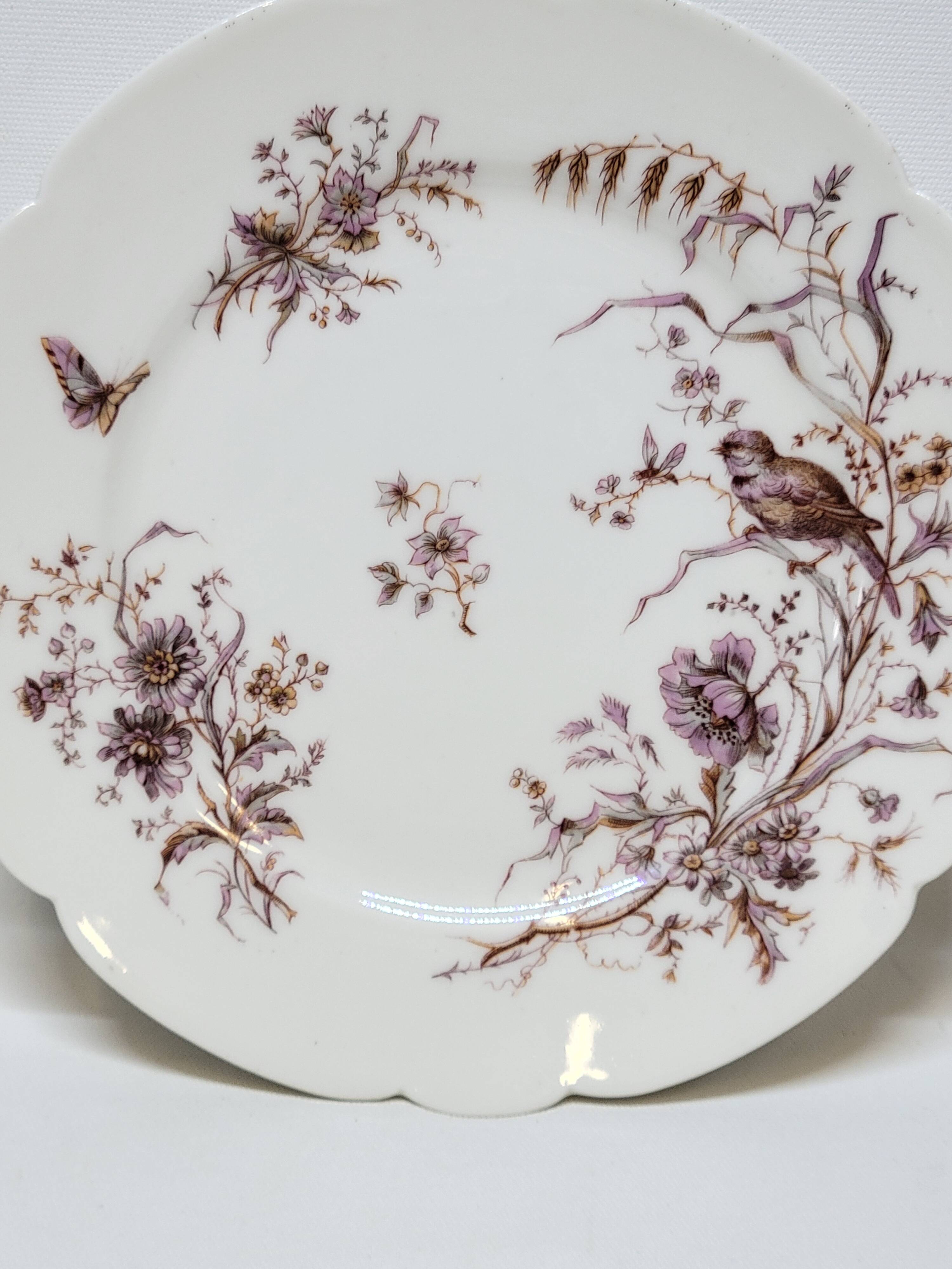 Superb Plate Dish on Pedestal 19th Century White Porcelain Bird Decor