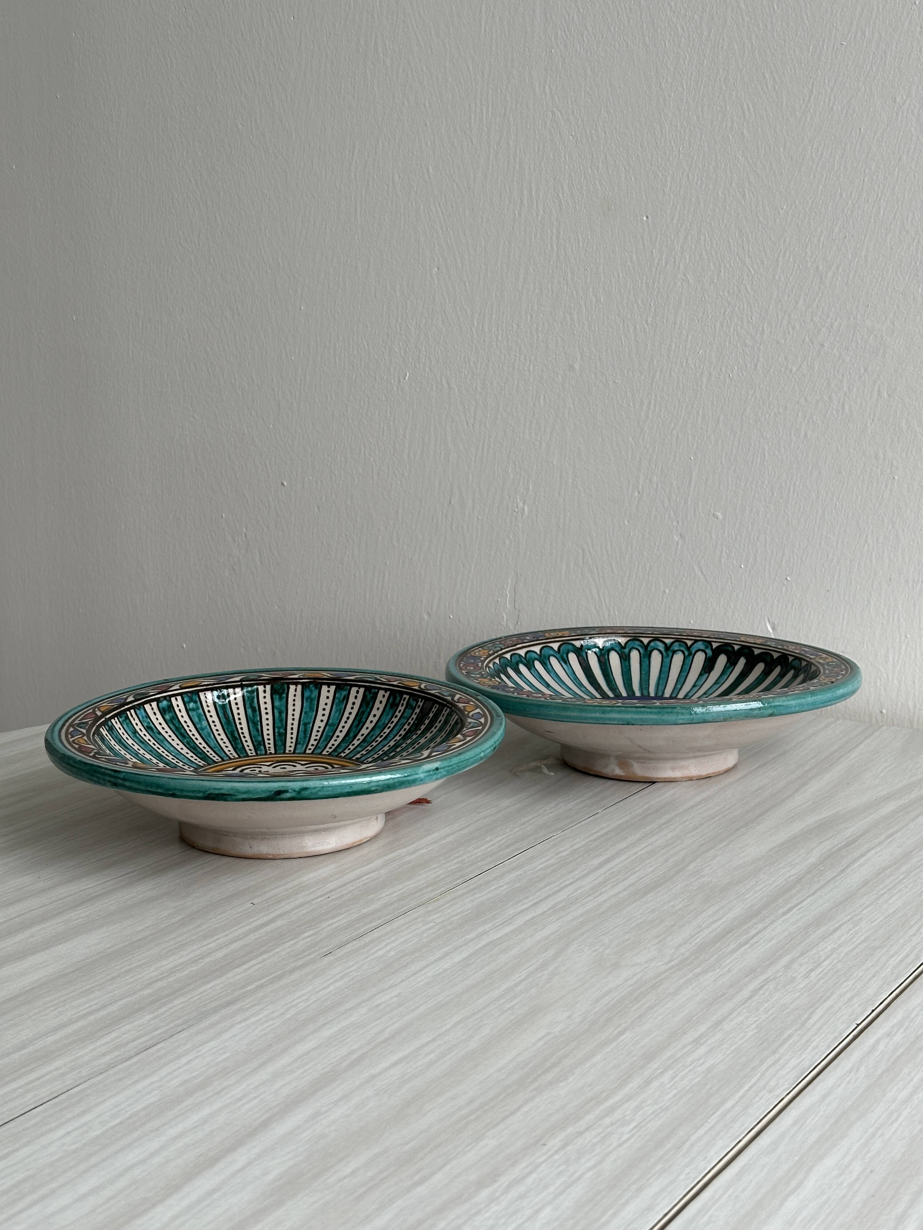 2 plats anciens artisanaux en céramique