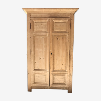 Armoire en sapin