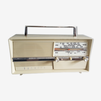 Radio ancienne modèle studio Optalix de 1967 en bakélite crème qui fonctionne