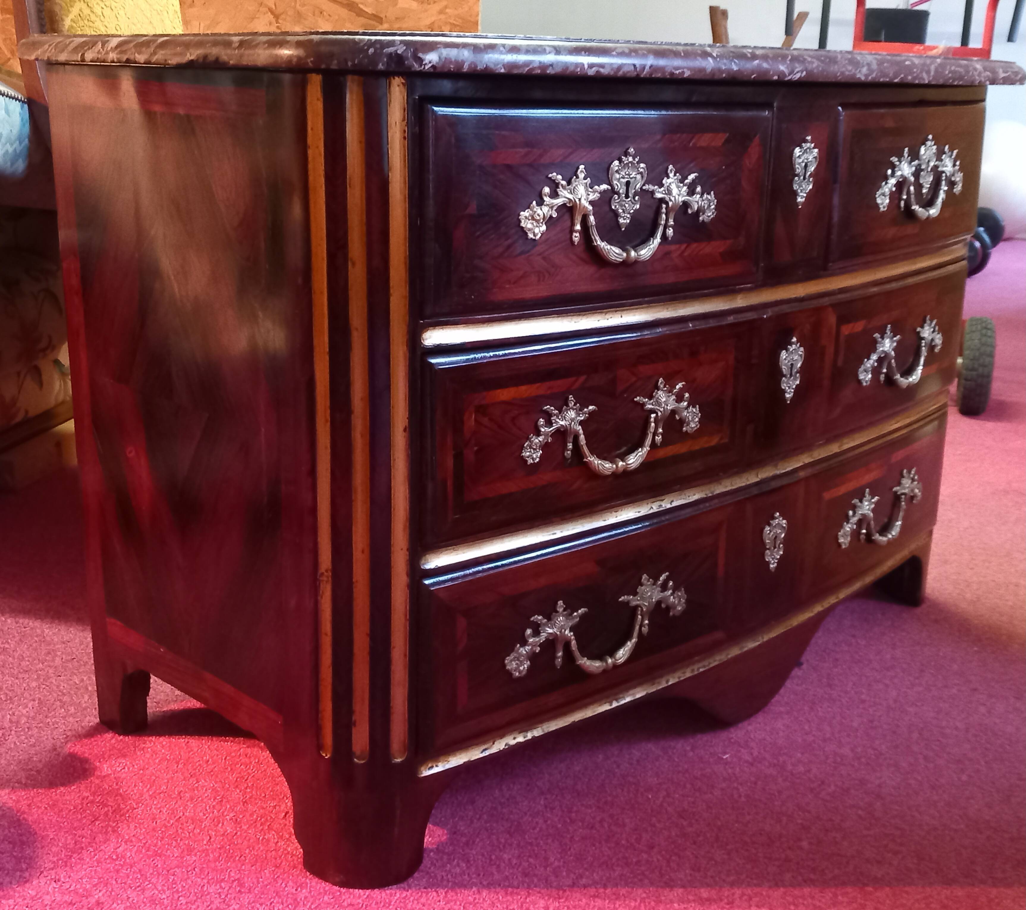 Regency chest of drawers